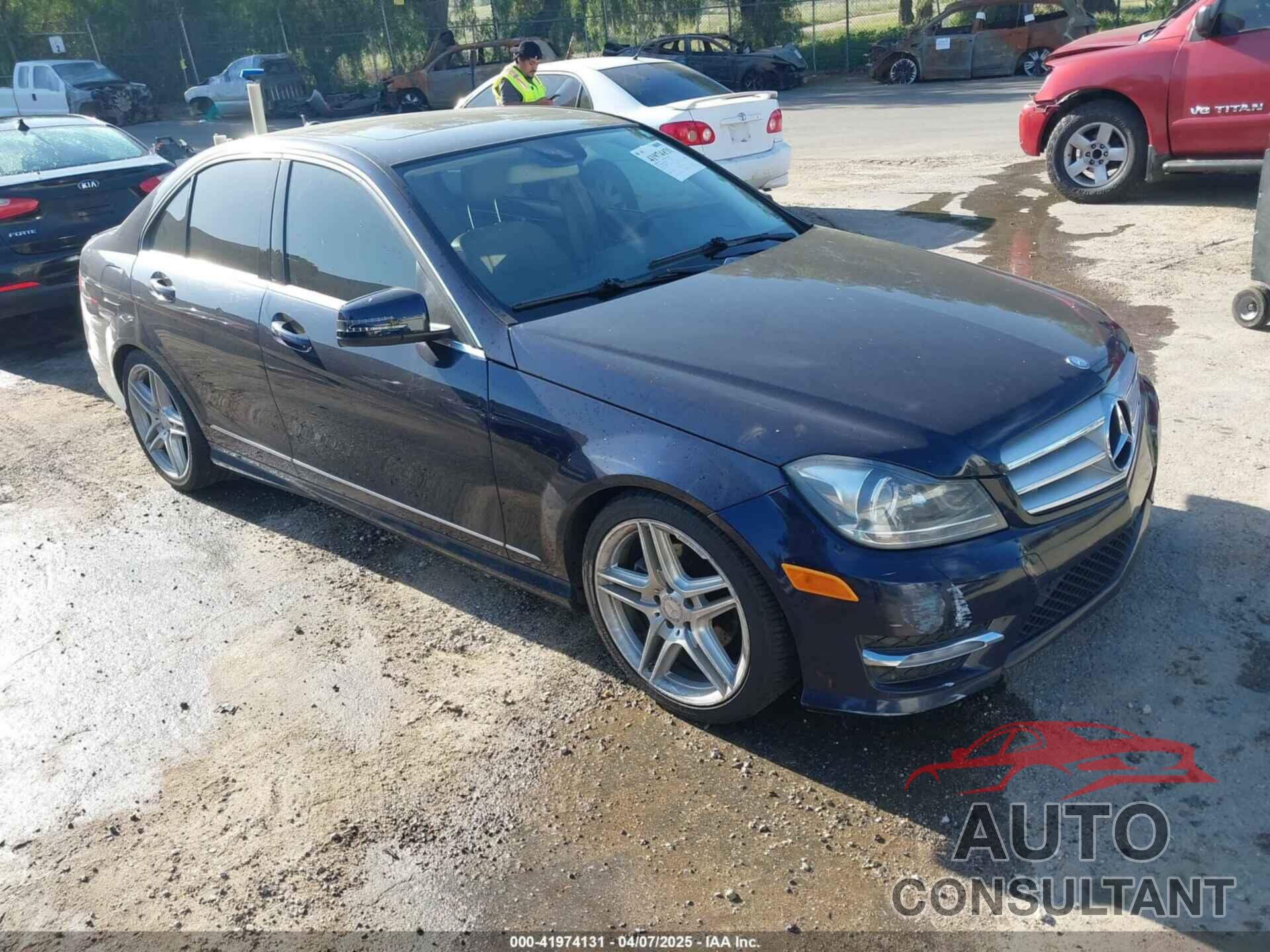 MERCEDES-BENZ C 250 2013 - WDDGF4HB9DR264495