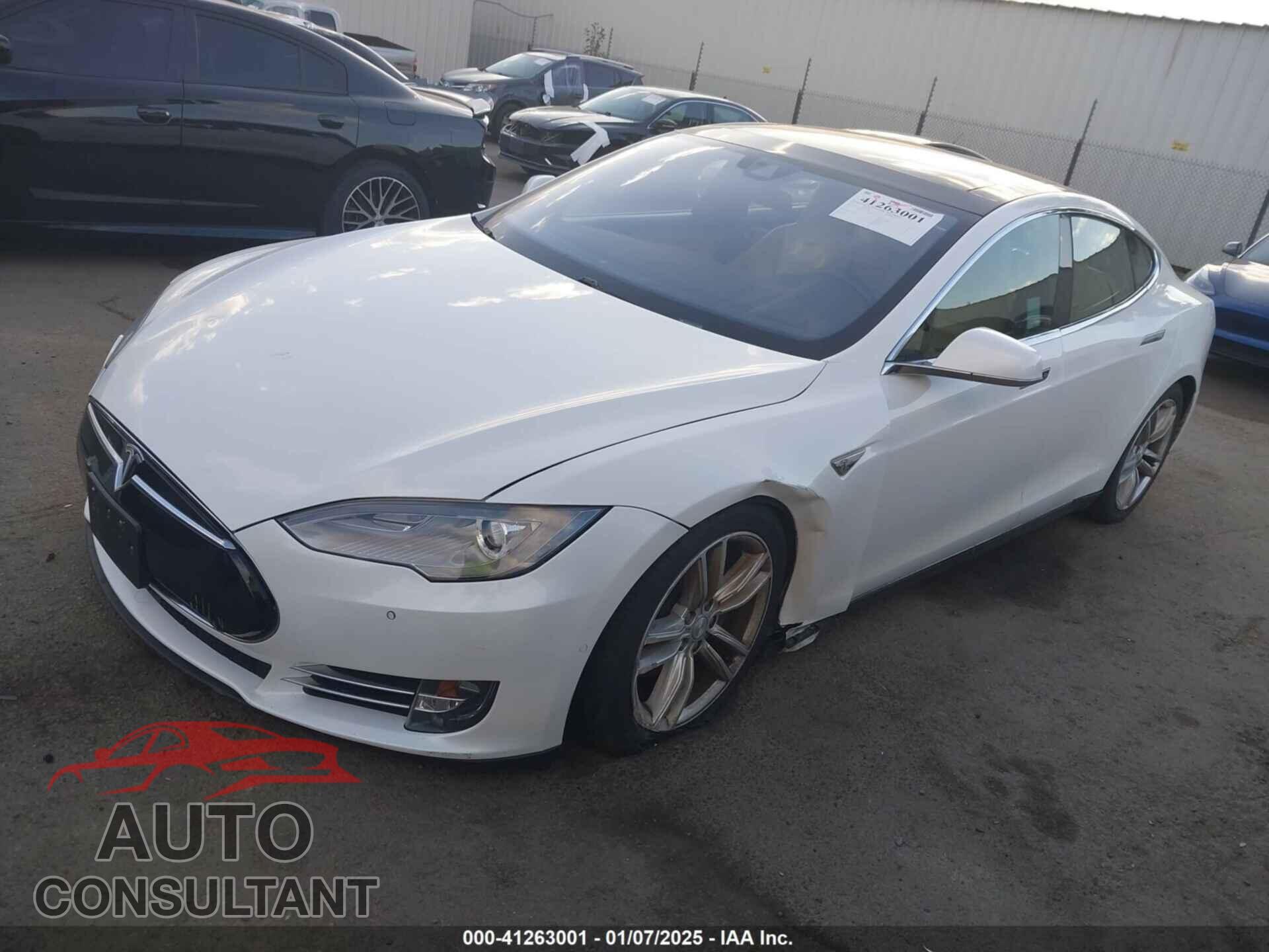TESLA MODEL S 2015 - 5YJSA1E15FF118276