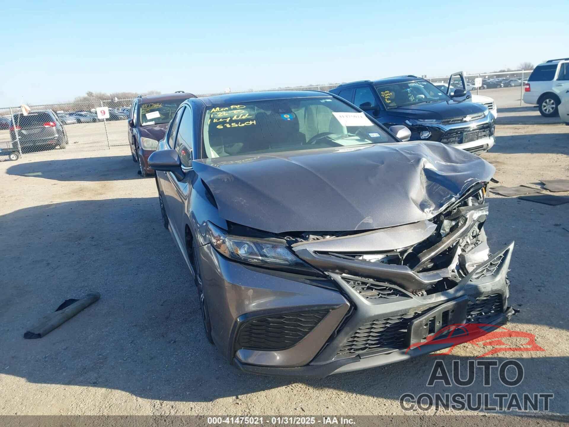 TOYOTA CAMRY 2021 - 4T1G11AK4MU535604