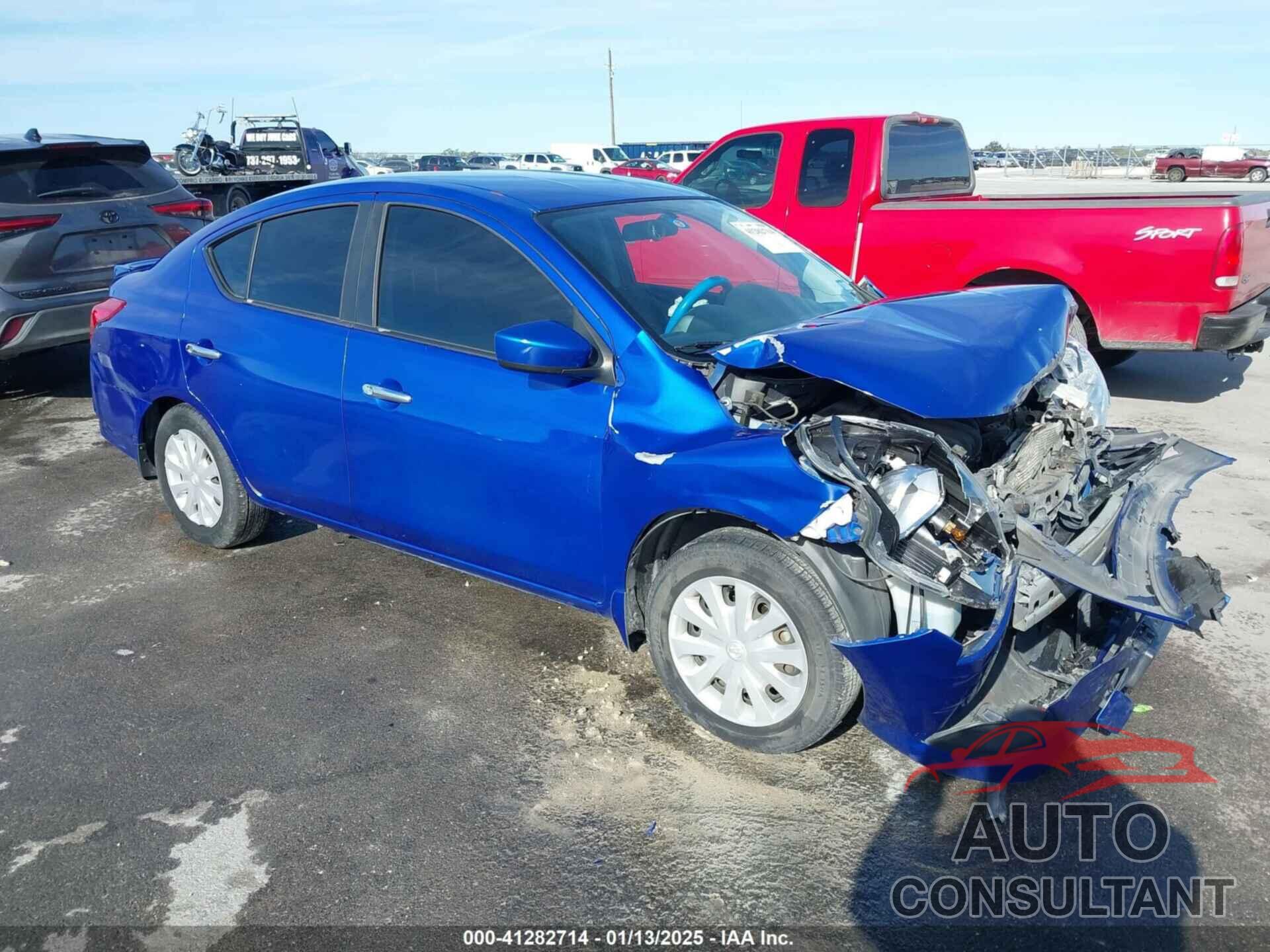 NISSAN VERSA 2017 - 3N1CN7AP6HL819020