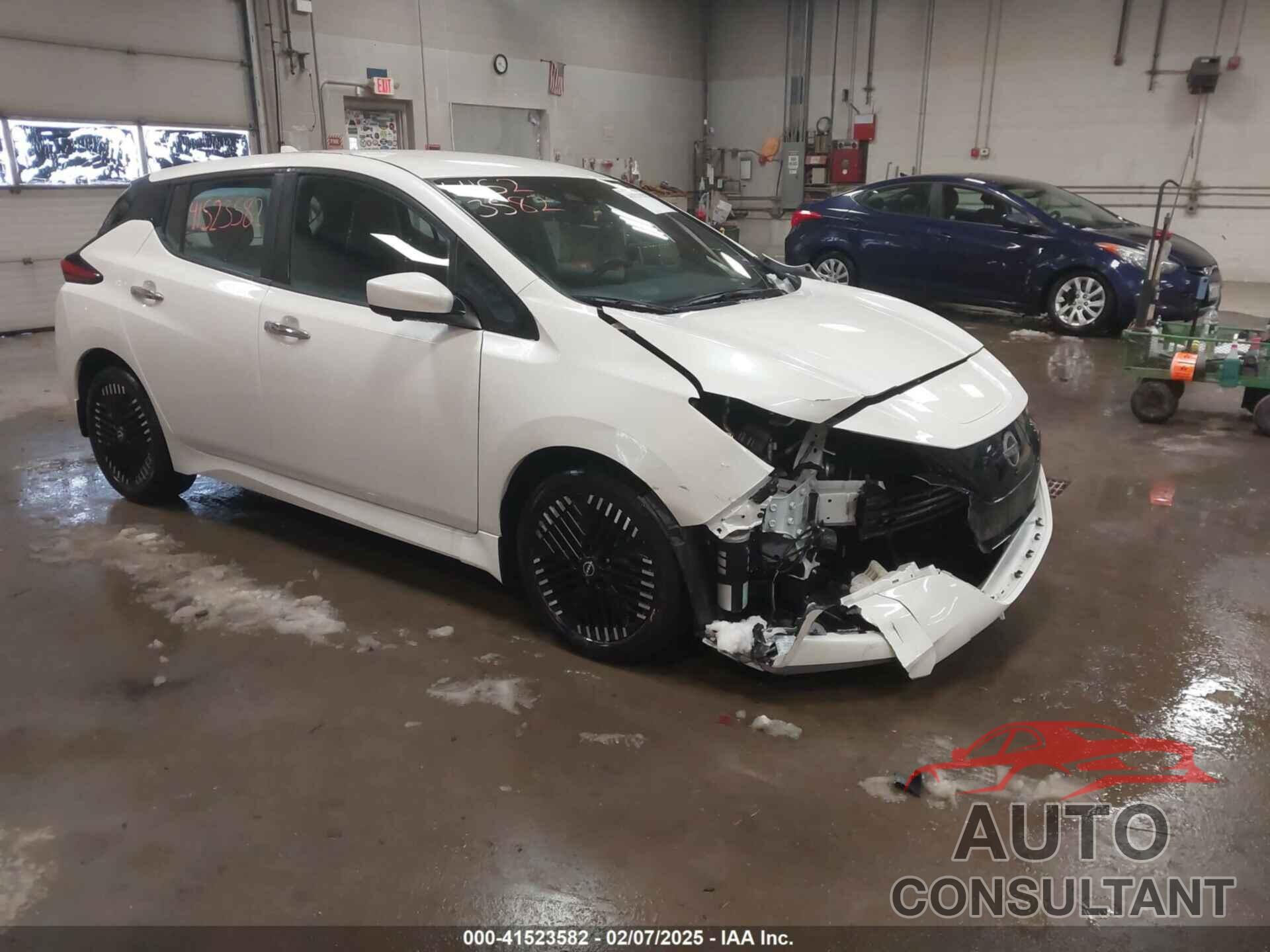 NISSAN LEAF 2024 - 1N4CZ1CV4RC553137