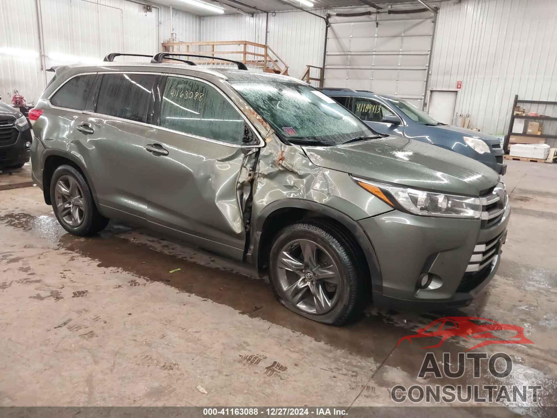 TOYOTA HIGHLANDER 2018 - 5TDDZRFH8JS813447