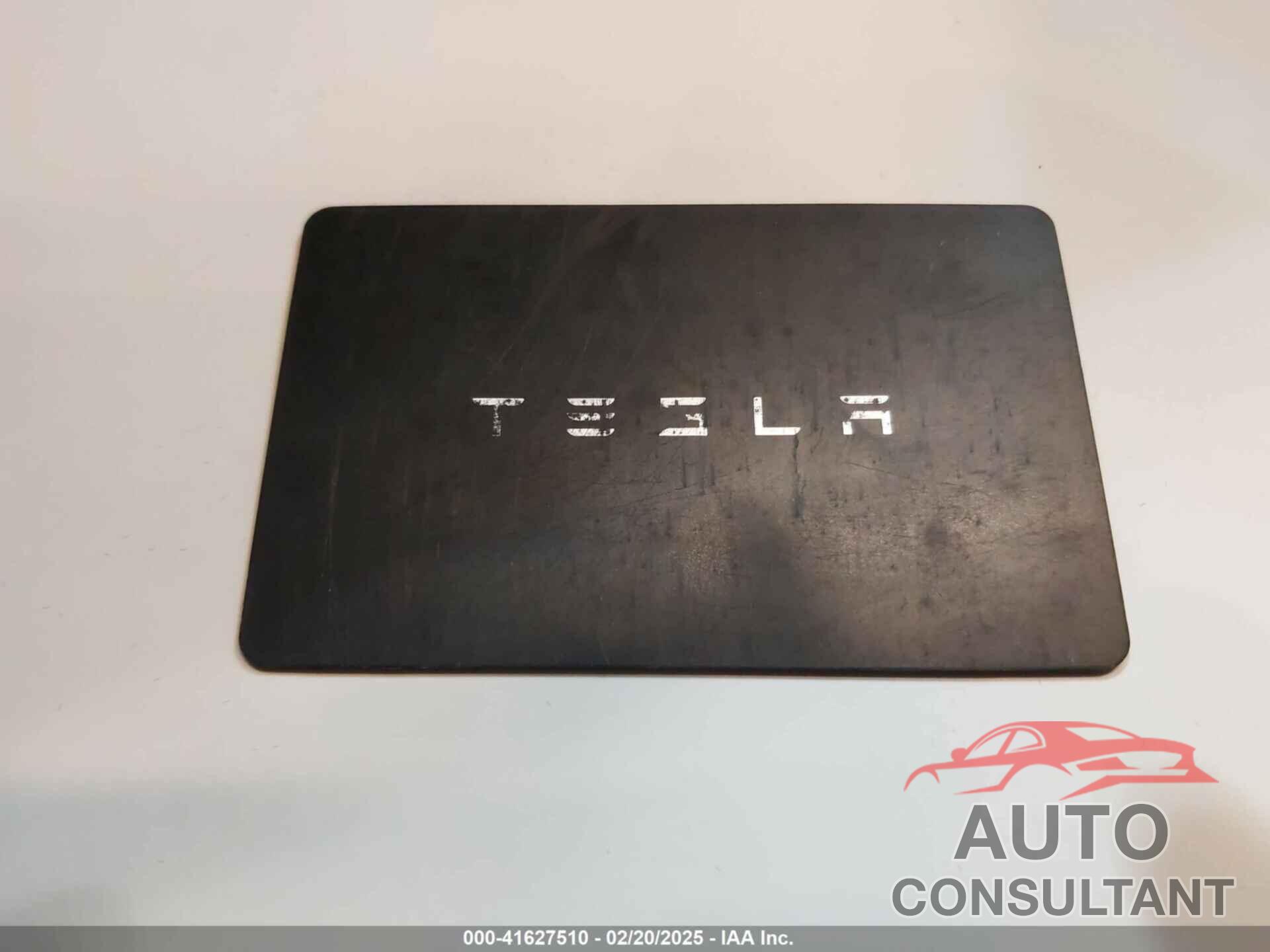 TESLA MODEL Y 2024 - 7SAYGDEE0RA282634