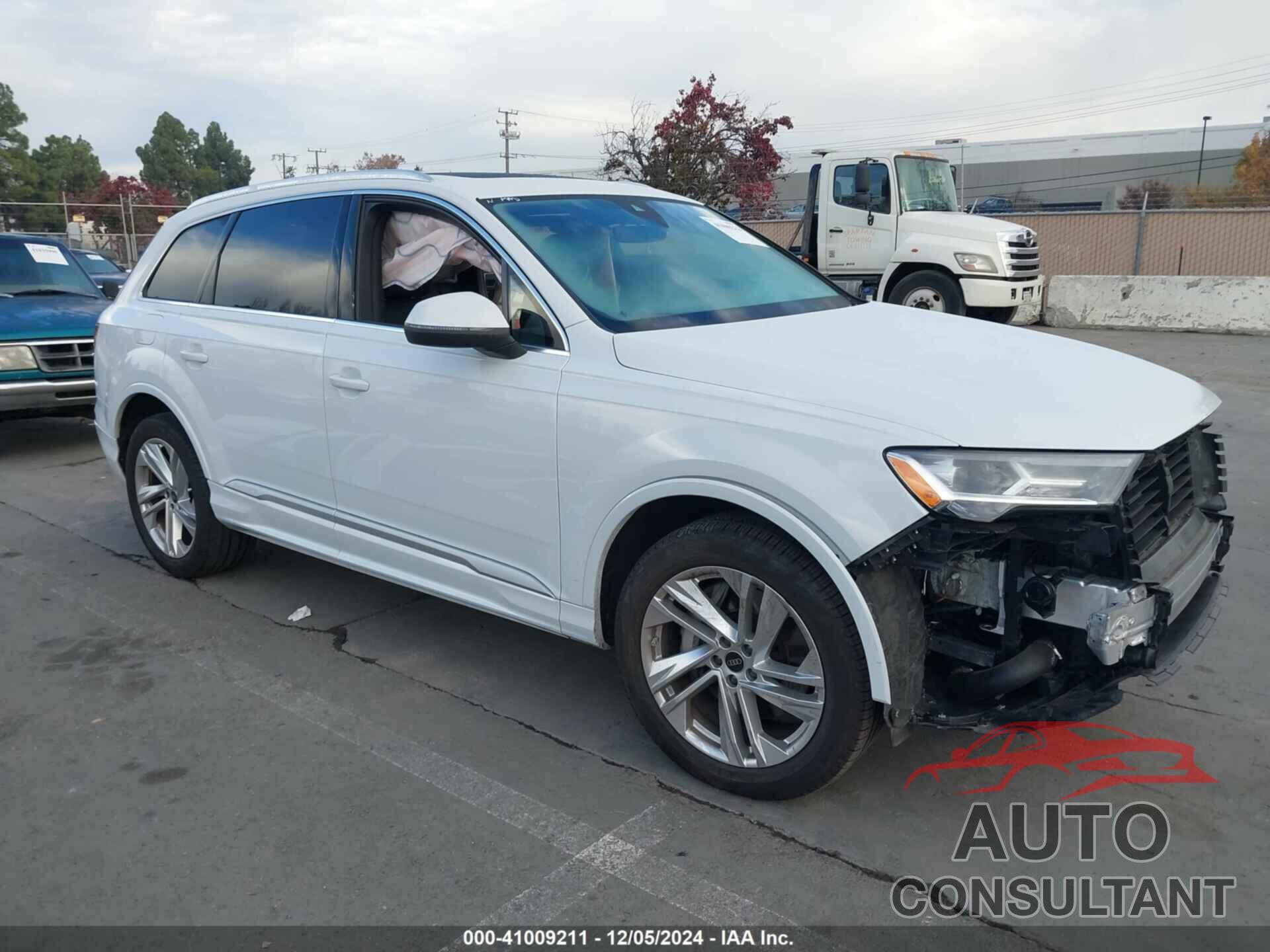 AUDI Q7 2023 - WA1ACBF71PD017141