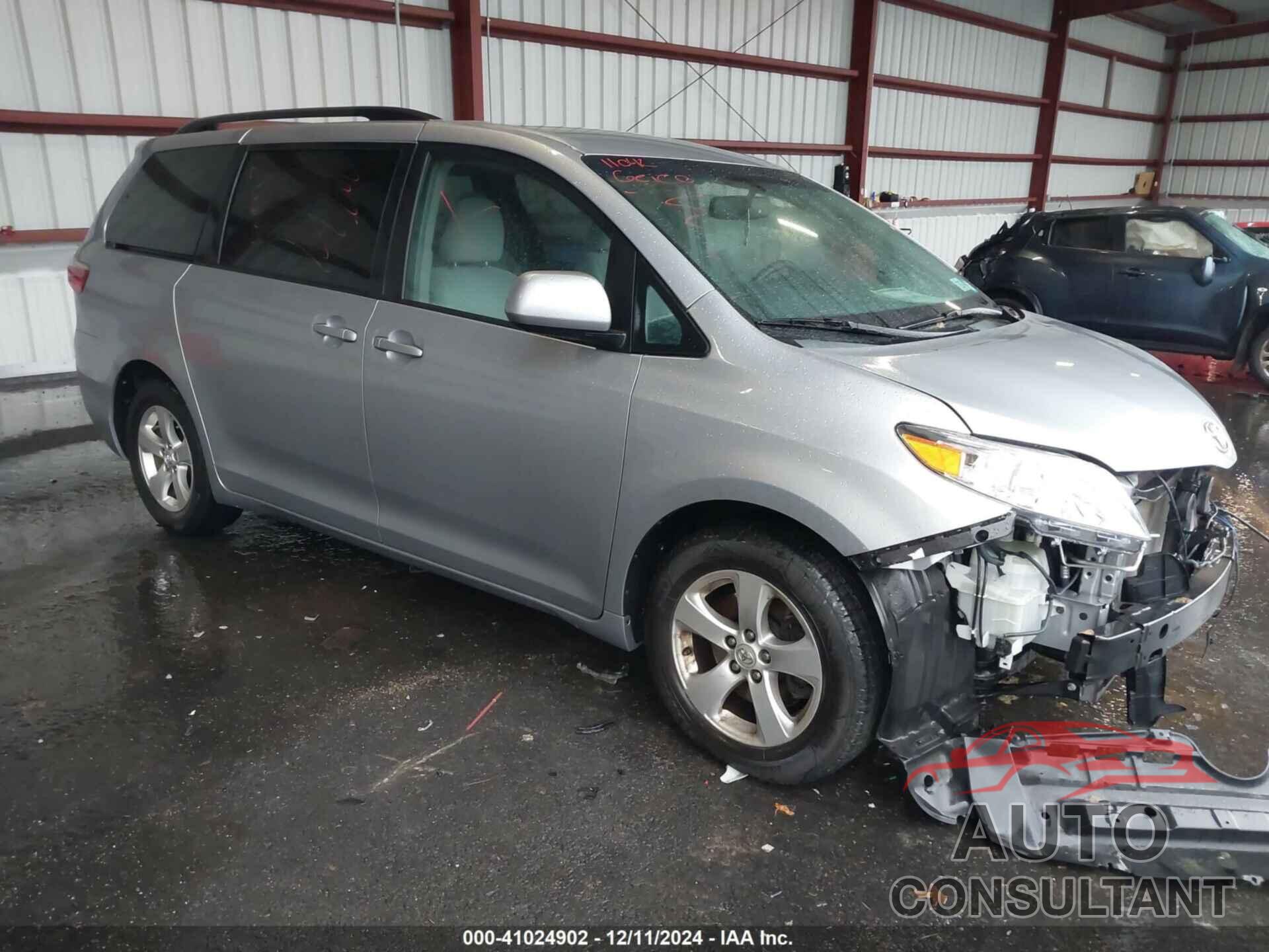 TOYOTA SIENNA 2015 - 5TDKK3DC8FS614132