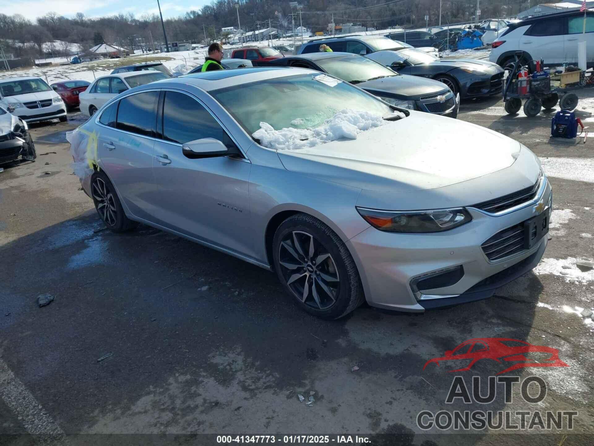 CHEVROLET MALIBU 2017 - 1G1ZE5ST1HF257859