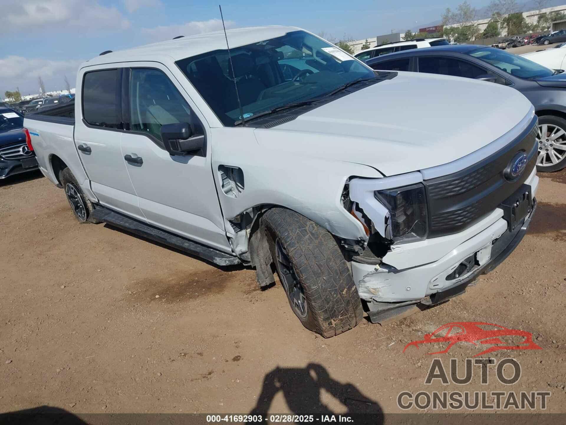 FORD F-150 LIGHTNING 2023 - 1FTVW1EL6PWG01336