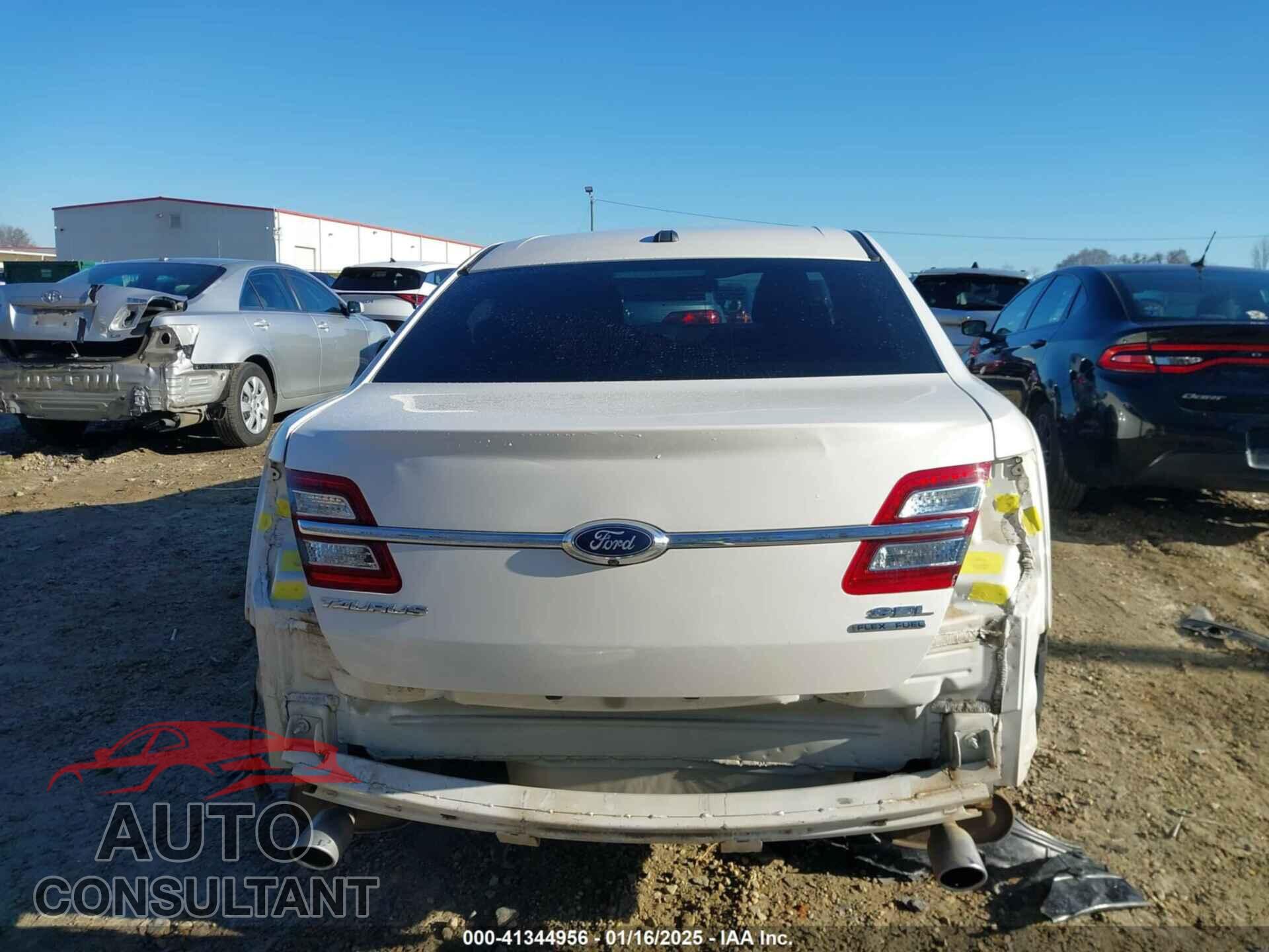 FORD TAURUS 2017 - 1FAHP2E81HG130287