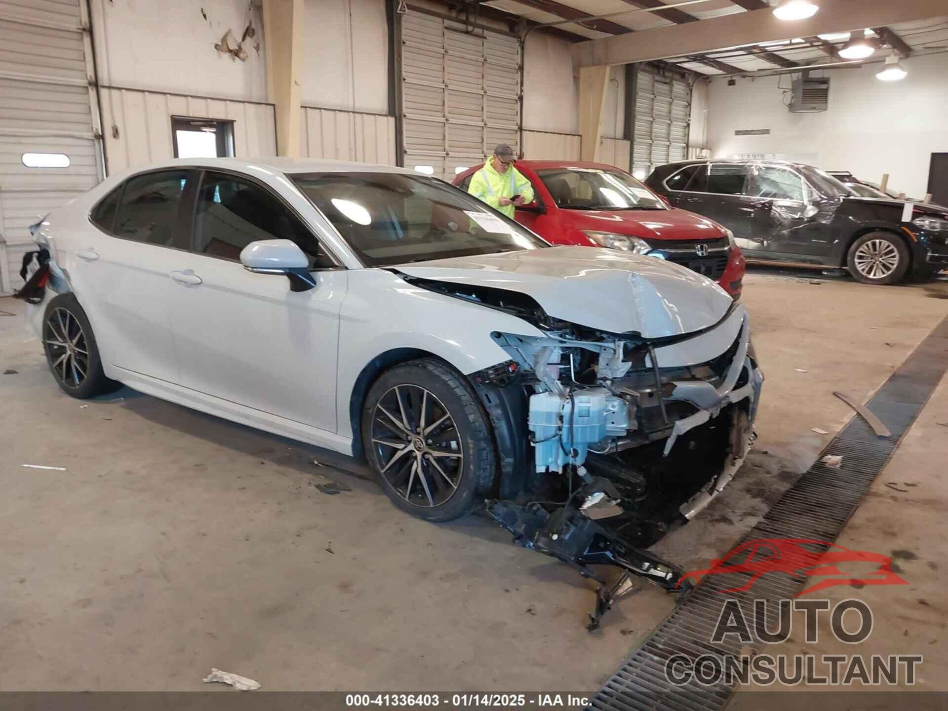 TOYOTA CAMRY 2022 - 4T1G11AK4NU049294
