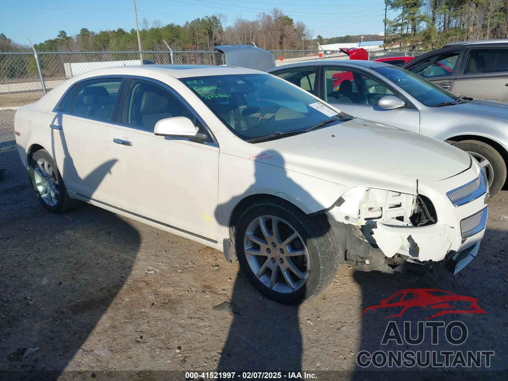 CHEVROLET MALIBU 2011 - 1G1ZE5E77BF100925