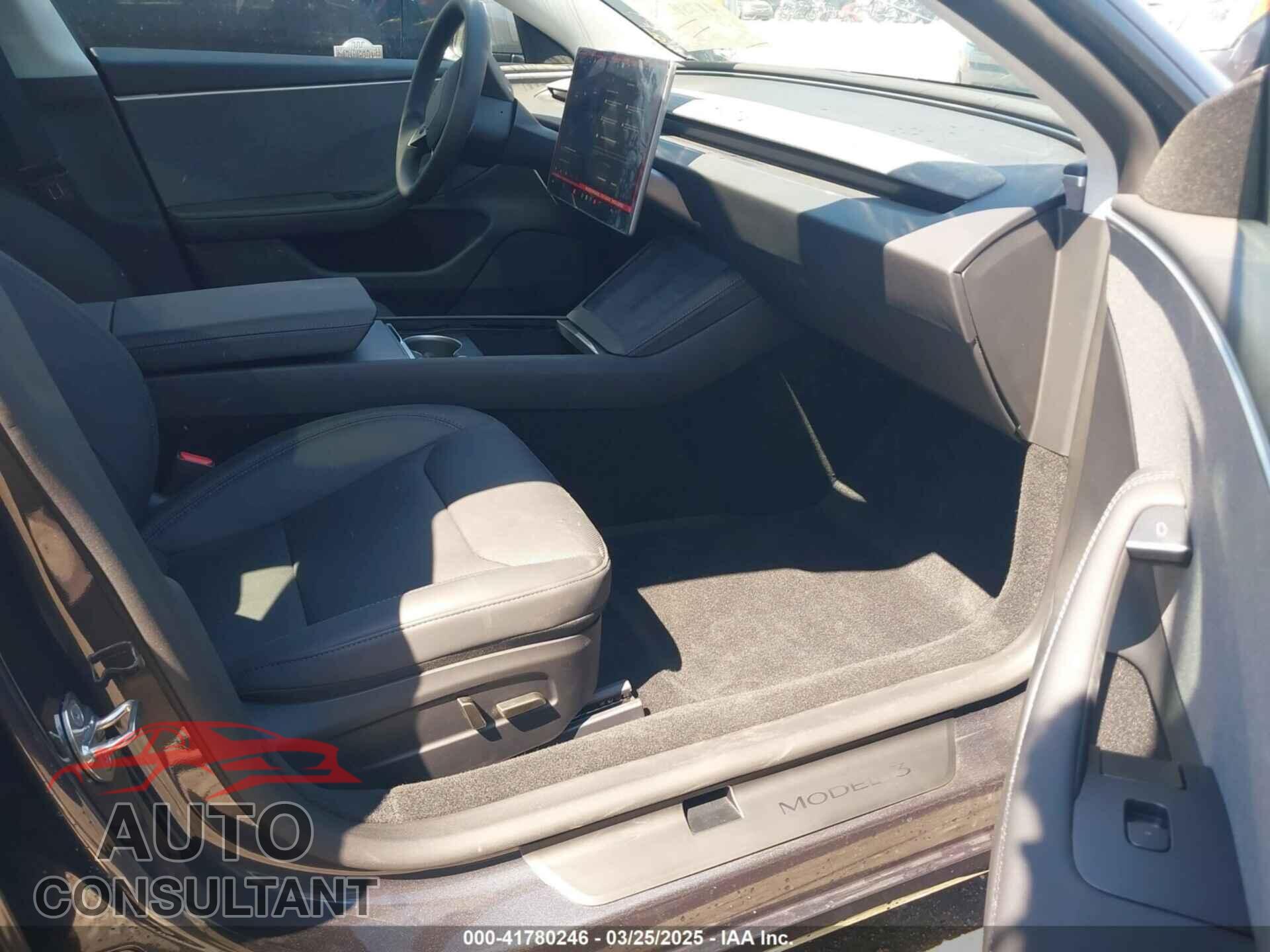 TESLA MODEL 3 2024 - 5YJ3E1EA7RF863382