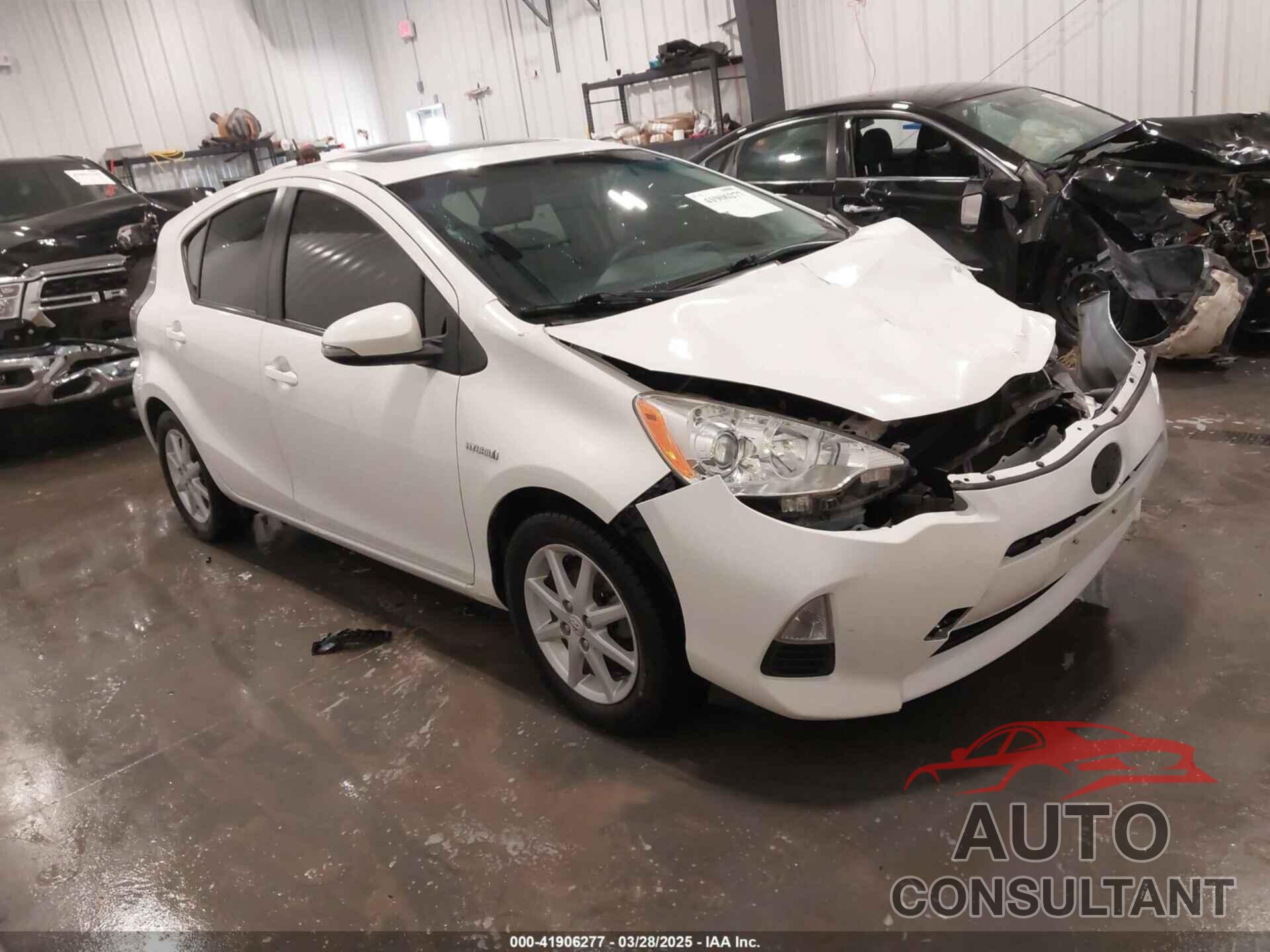 TOYOTA PRIUS C 2014 - JTDKDTB34E1070401