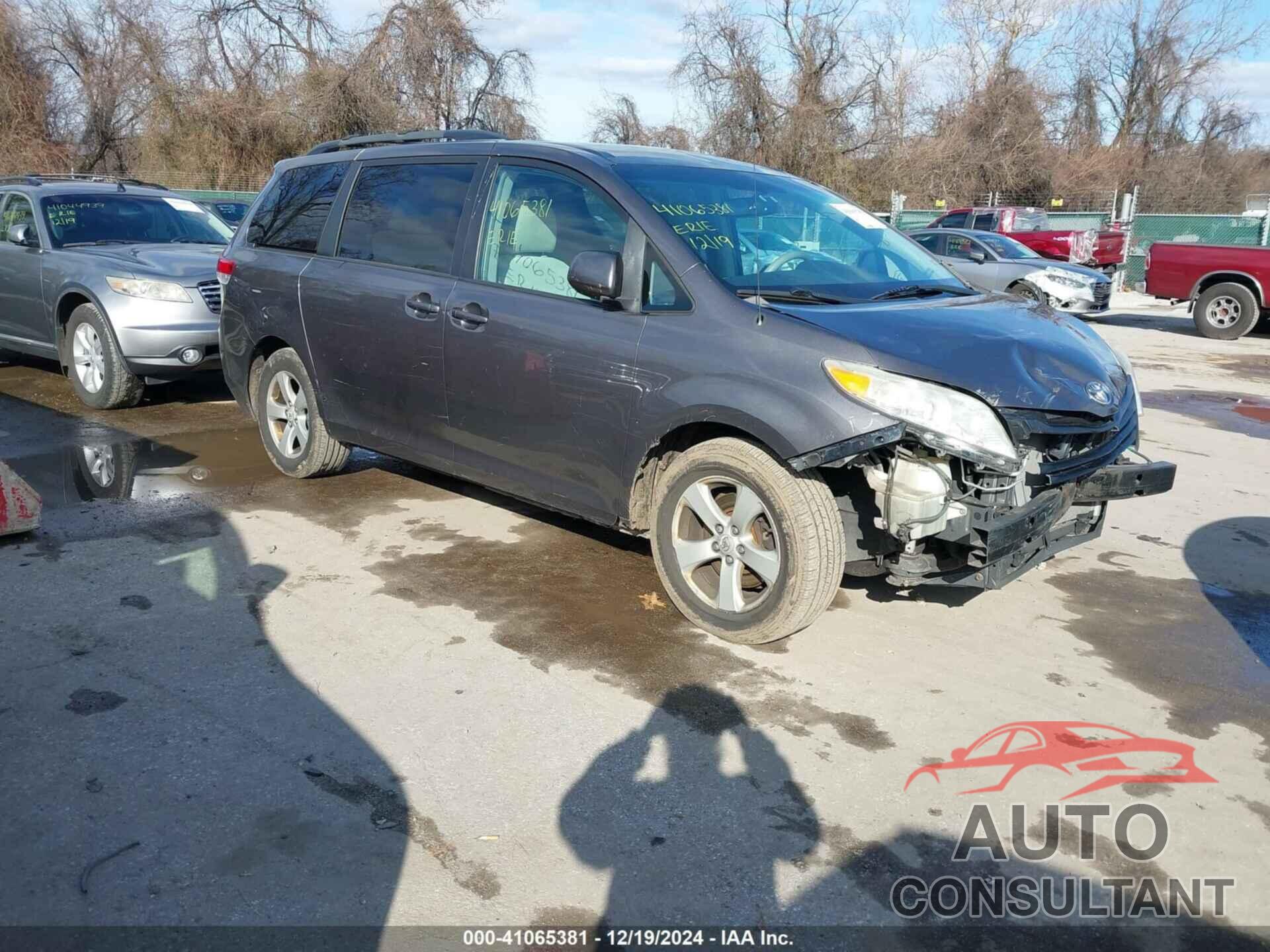 TOYOTA SIENNA 2011 - 5TDKK3DC2BS164830