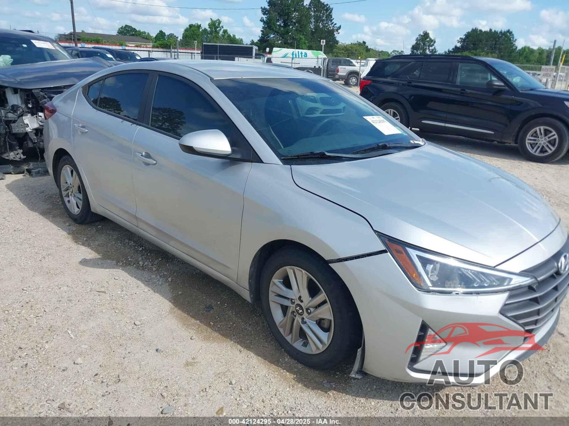 HYUNDAI ELANTRA 2019 - 5NPD84LF5KH404564