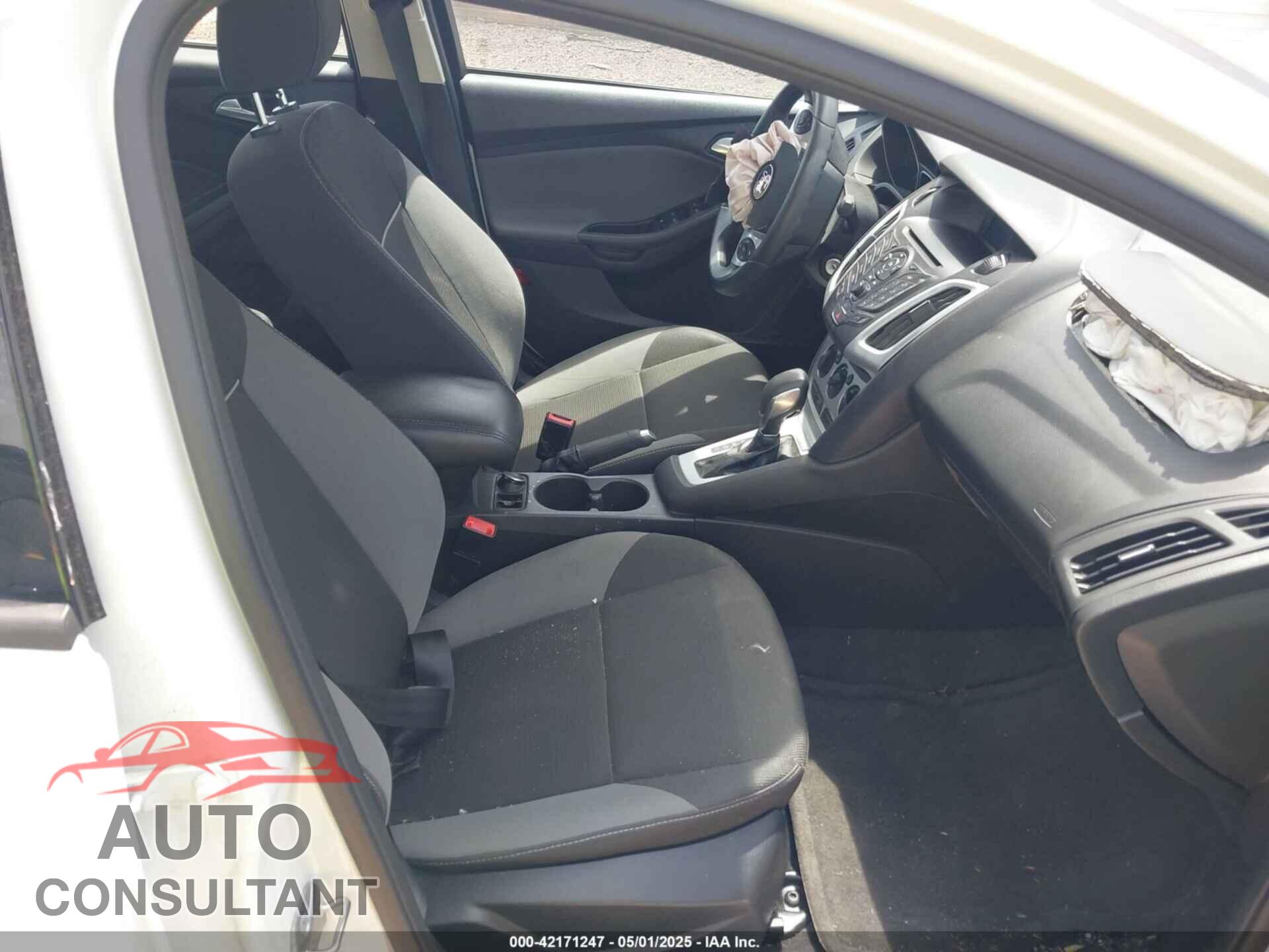 FORD FOCUS 2014 - 1FADP3F26EL295947