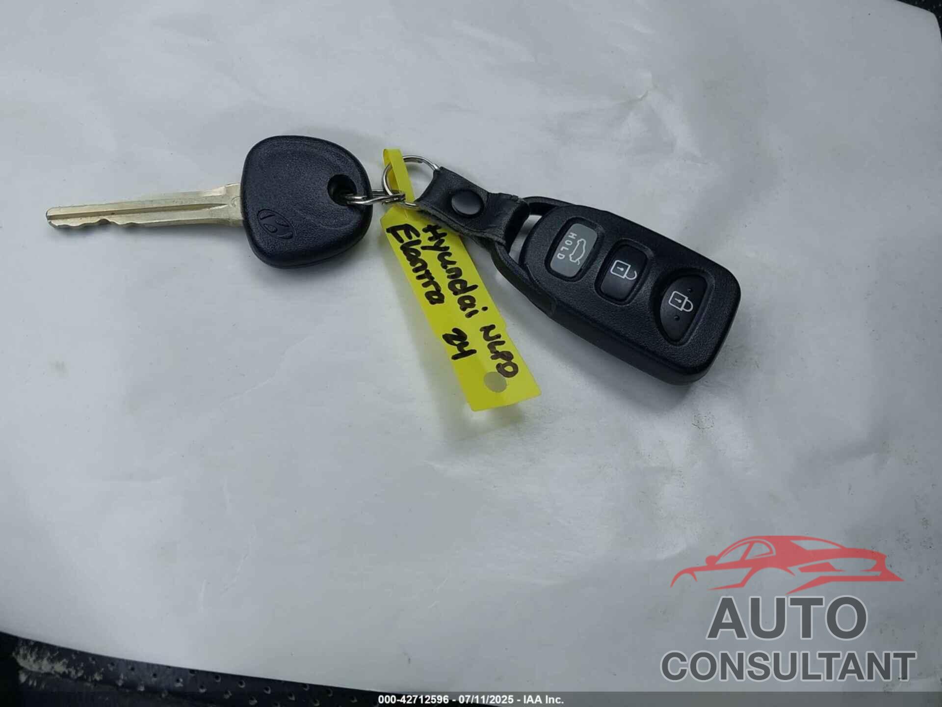 HYUNDAI ELANTRA 2015 - KMHDH4AE0FU301456