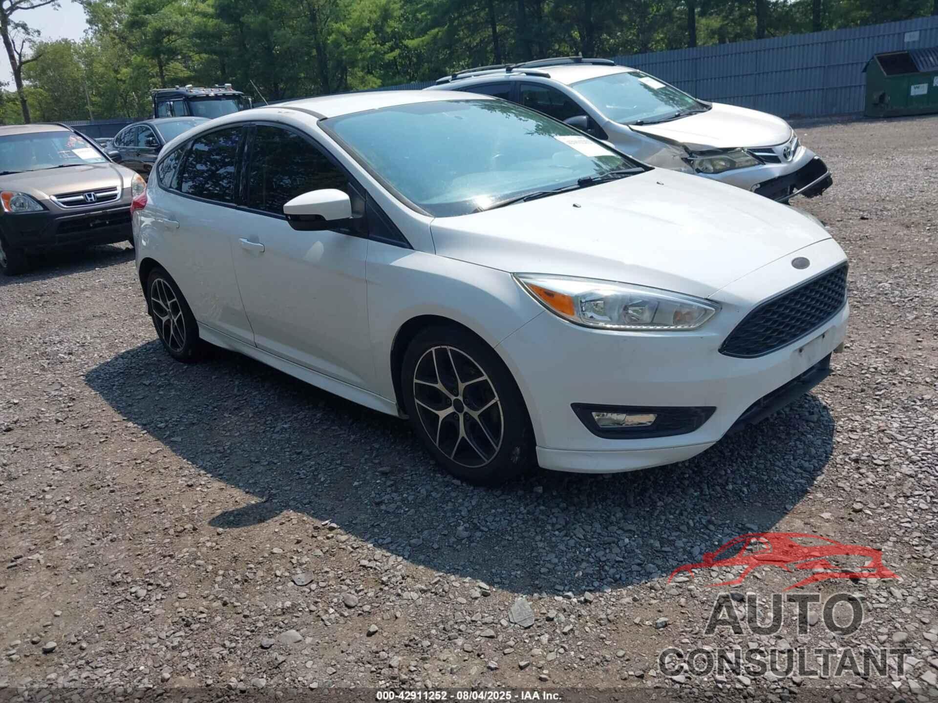 FORD FOCUS 2016 - 1FADP3K2XGL279131