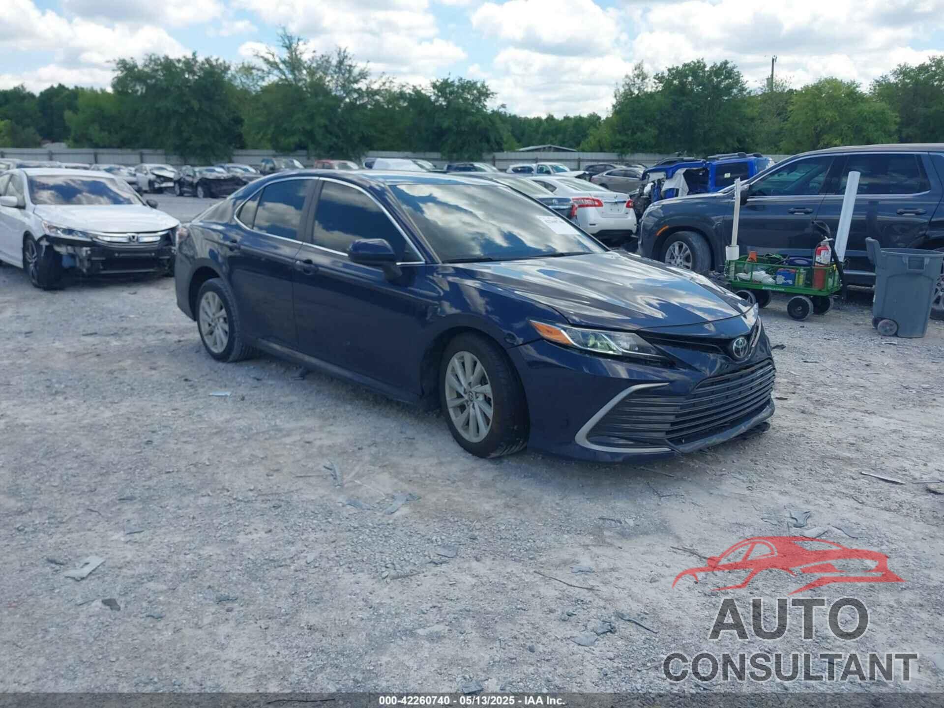 TOYOTA CAMRY 2022 - 4T1C11AK5NU662751