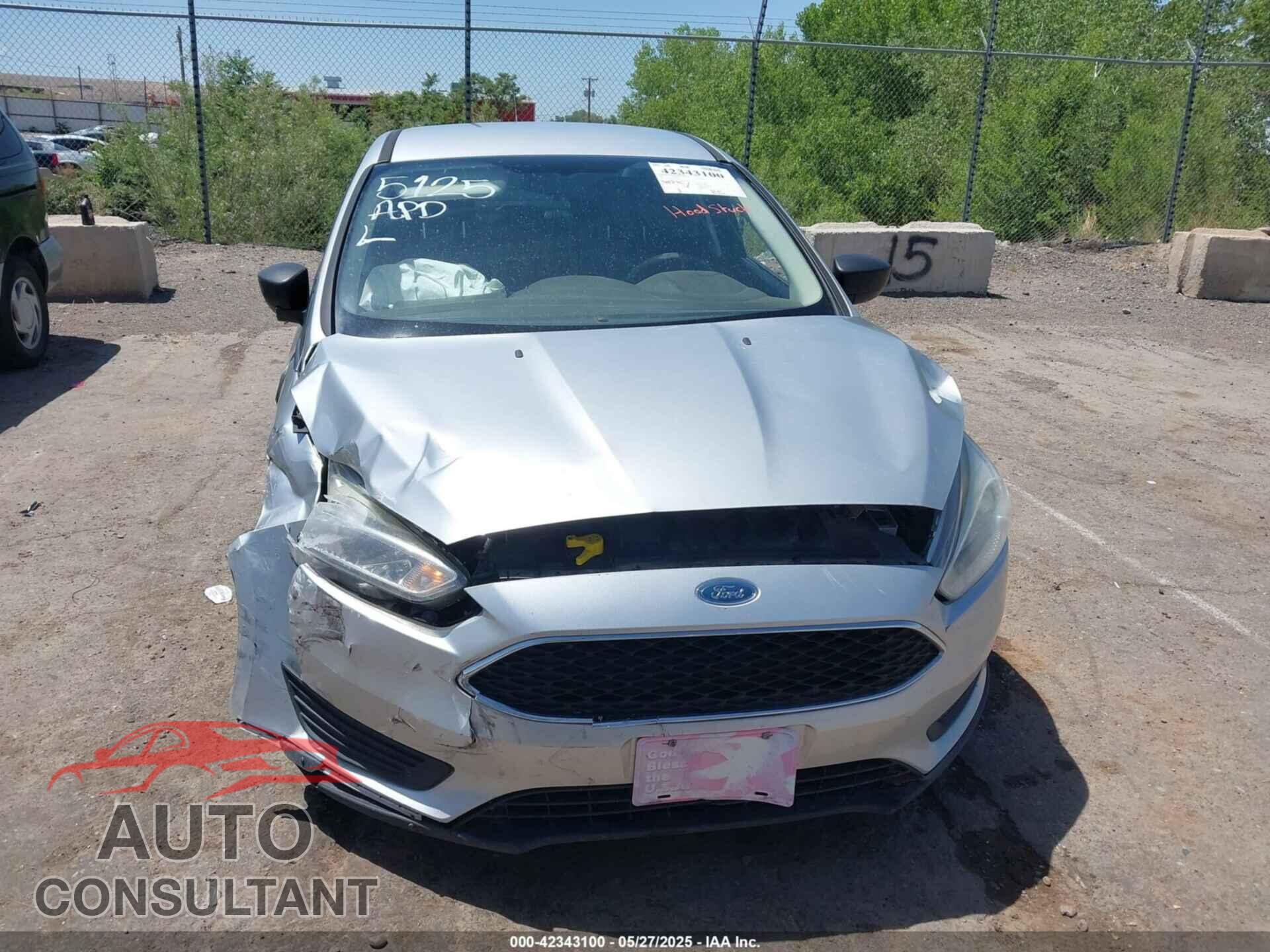 FORD FOCUS 2017 - 1FADP3E26HL235737