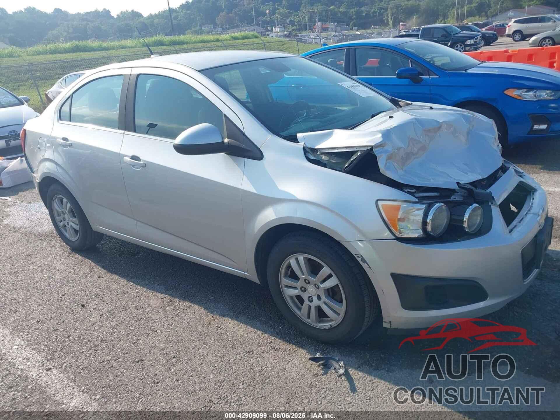 CHEVROLET SONIC 2013 - 1G1JC5SHXD4230700