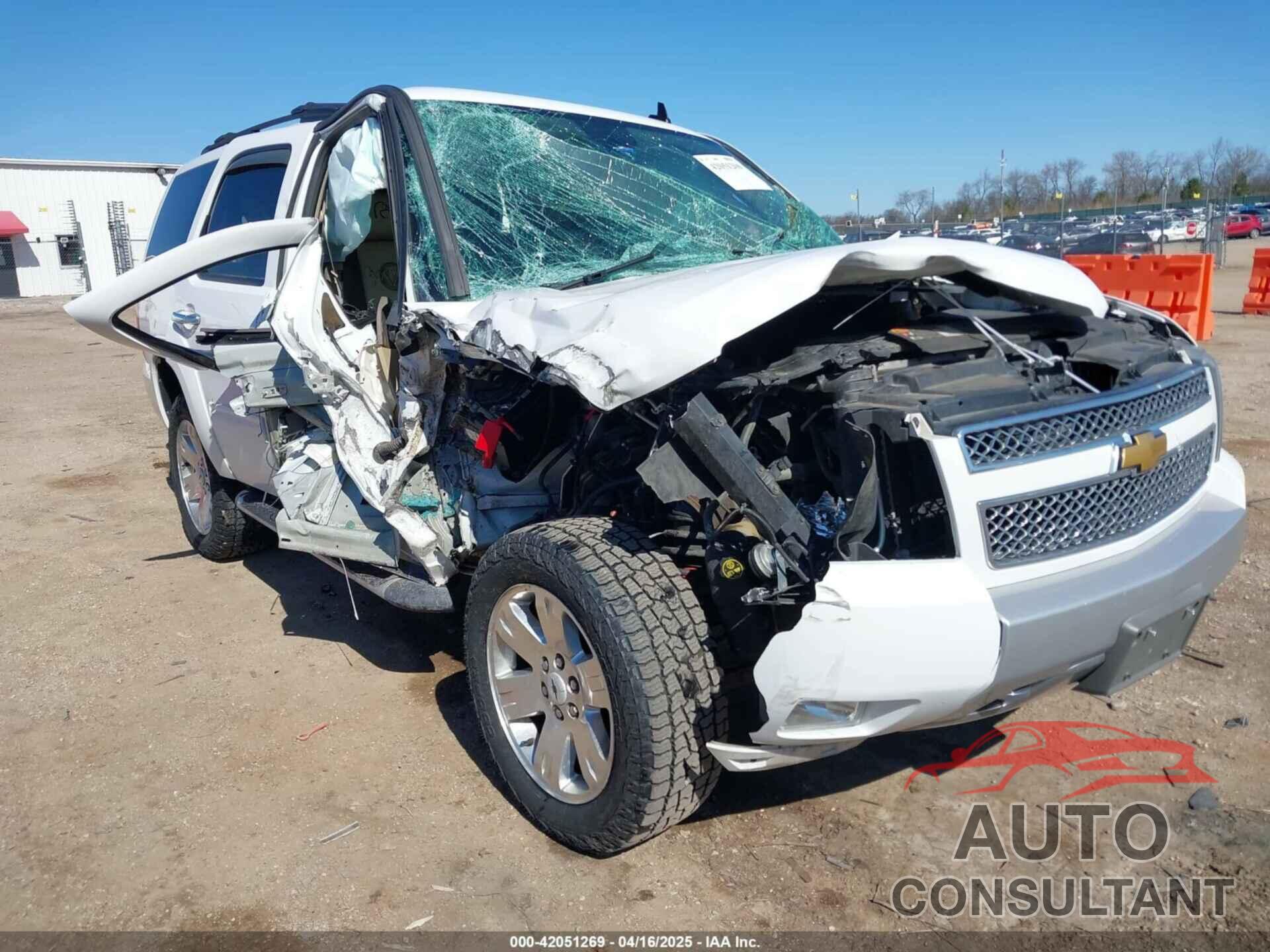 CHEVROLET TAHOE 2013 - 1GNSKBE02DR280326
