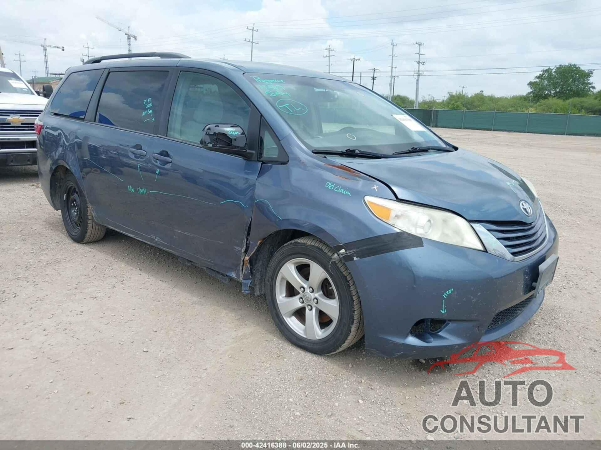 TOYOTA SIENNA 2015 - 5TDKK3DC7FS557938