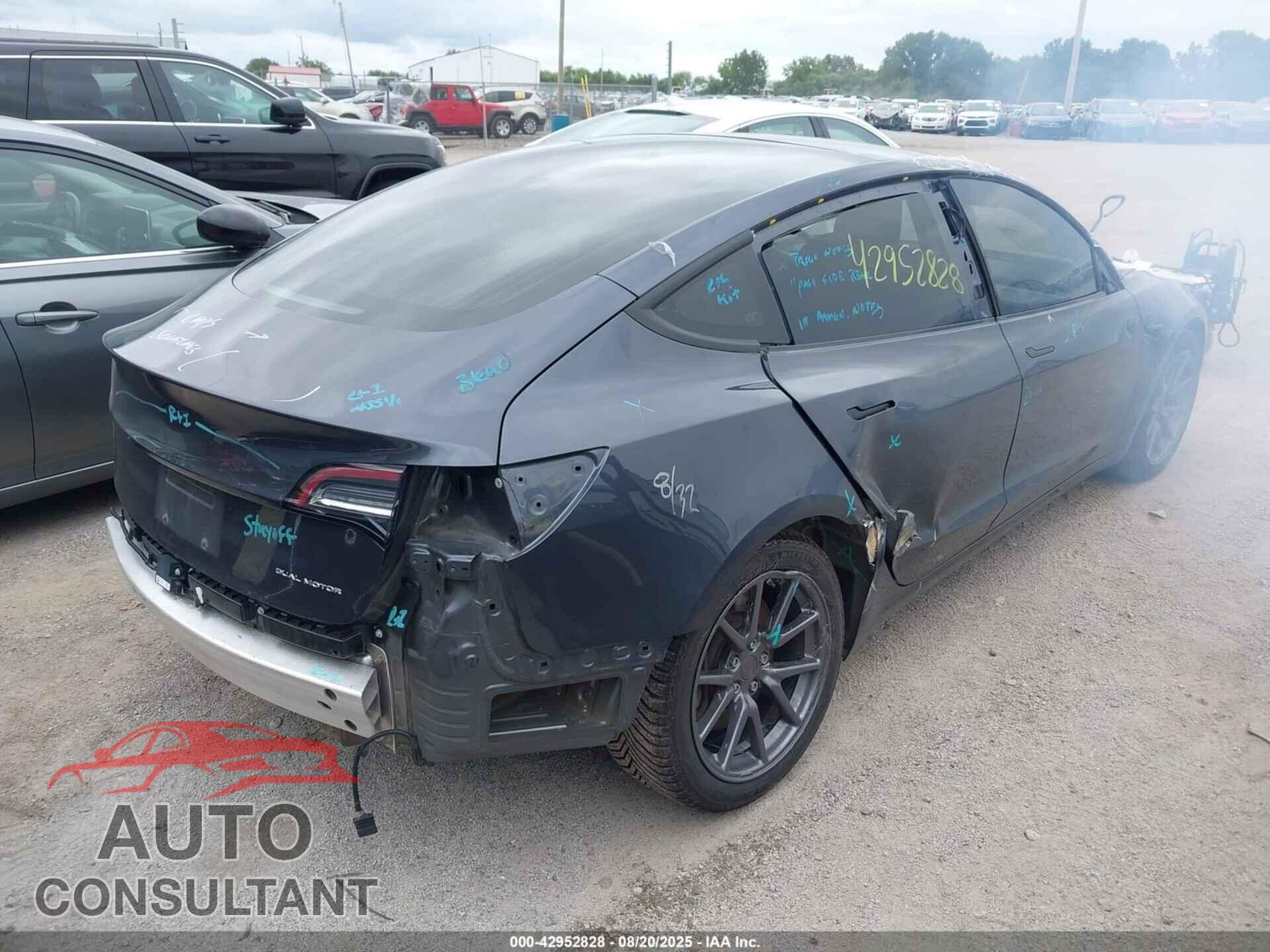 TESLA MODEL 3 2018 - 5YJ3E1EB7JF103885