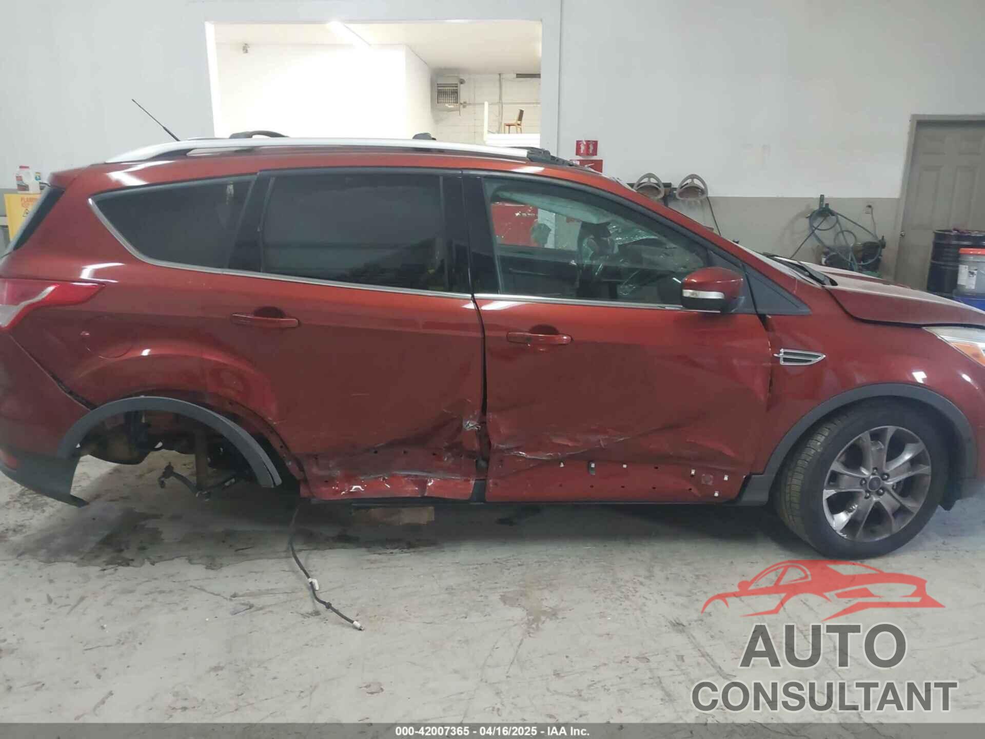 FORD ESCAPE 2016 - 1FMCU9J90GUB18499