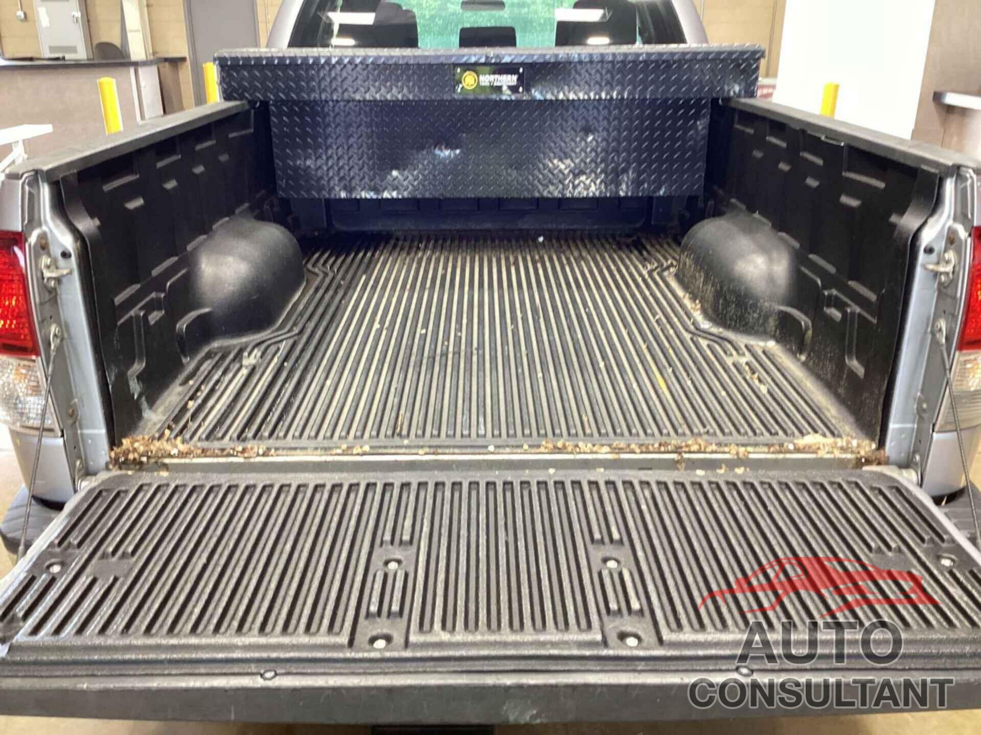 TOYOTA TUNDRA 2010 - 5TFRY5F15AX077355
