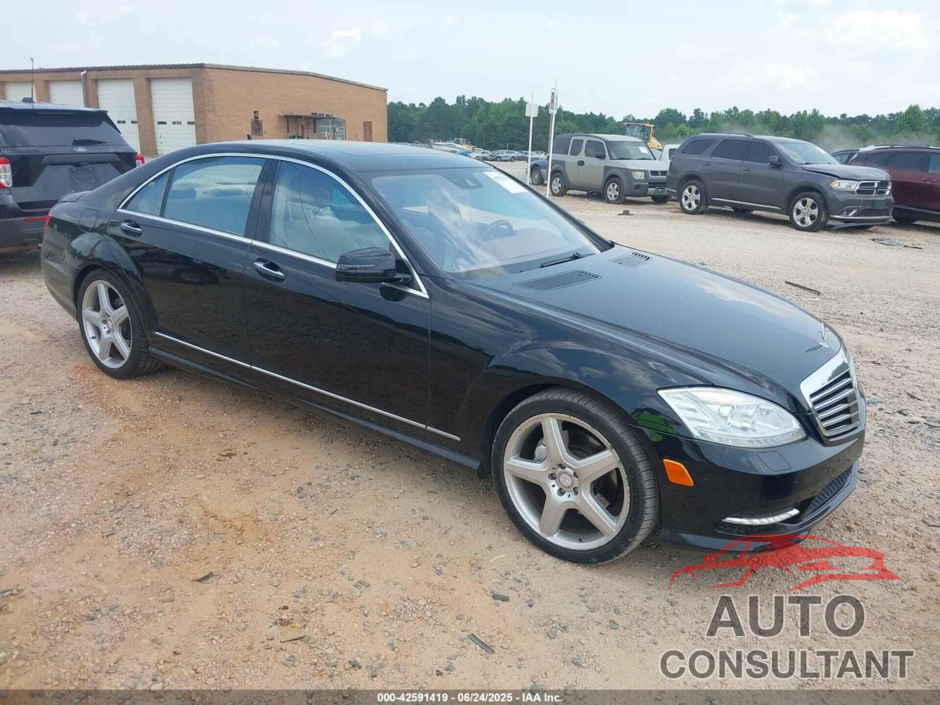 MERCEDES-BENZ S 550 2011 - WDDNG7BB6BA400575