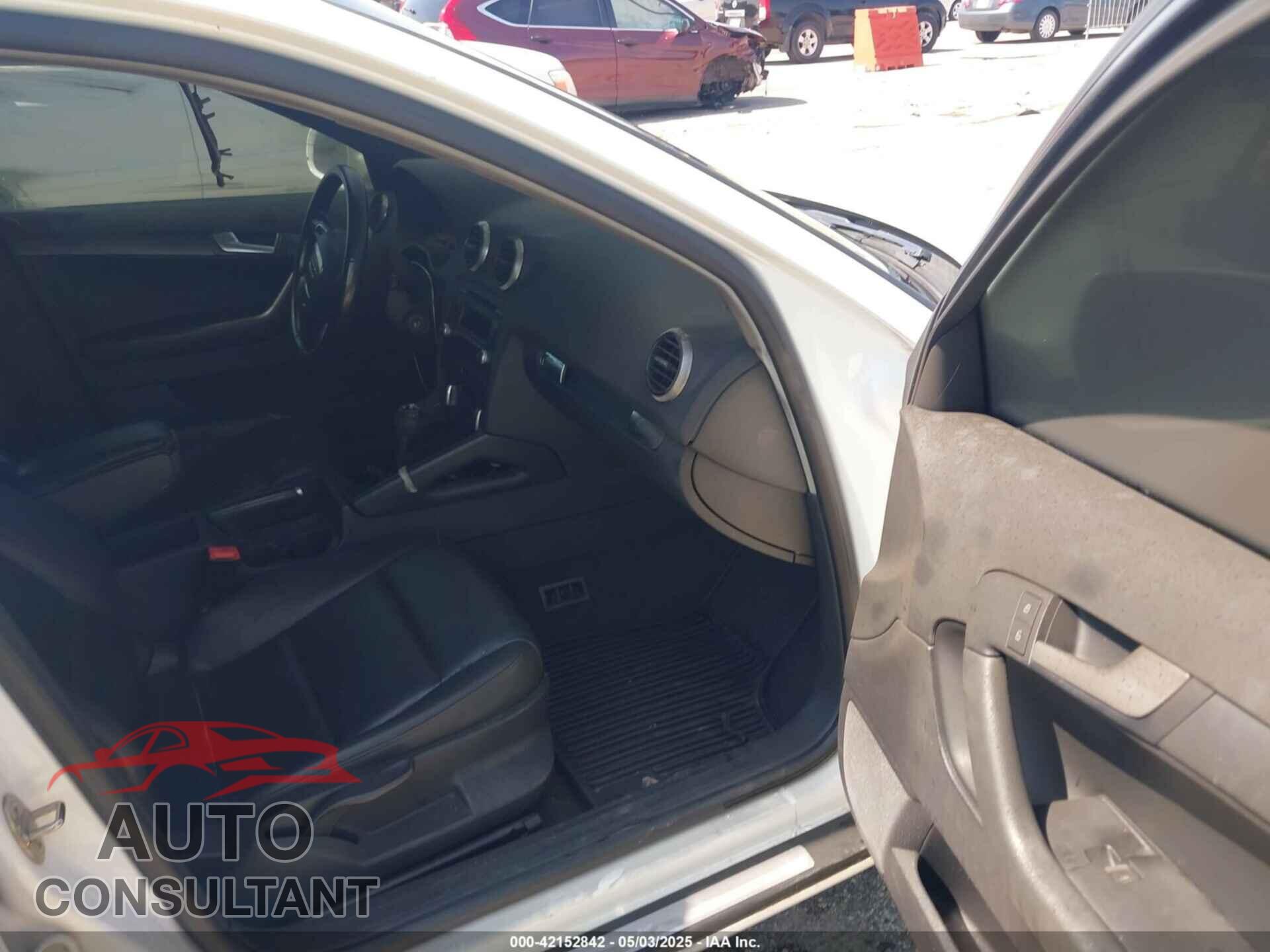 AUDI A3 2011 - WAUBJBFM8BA059643