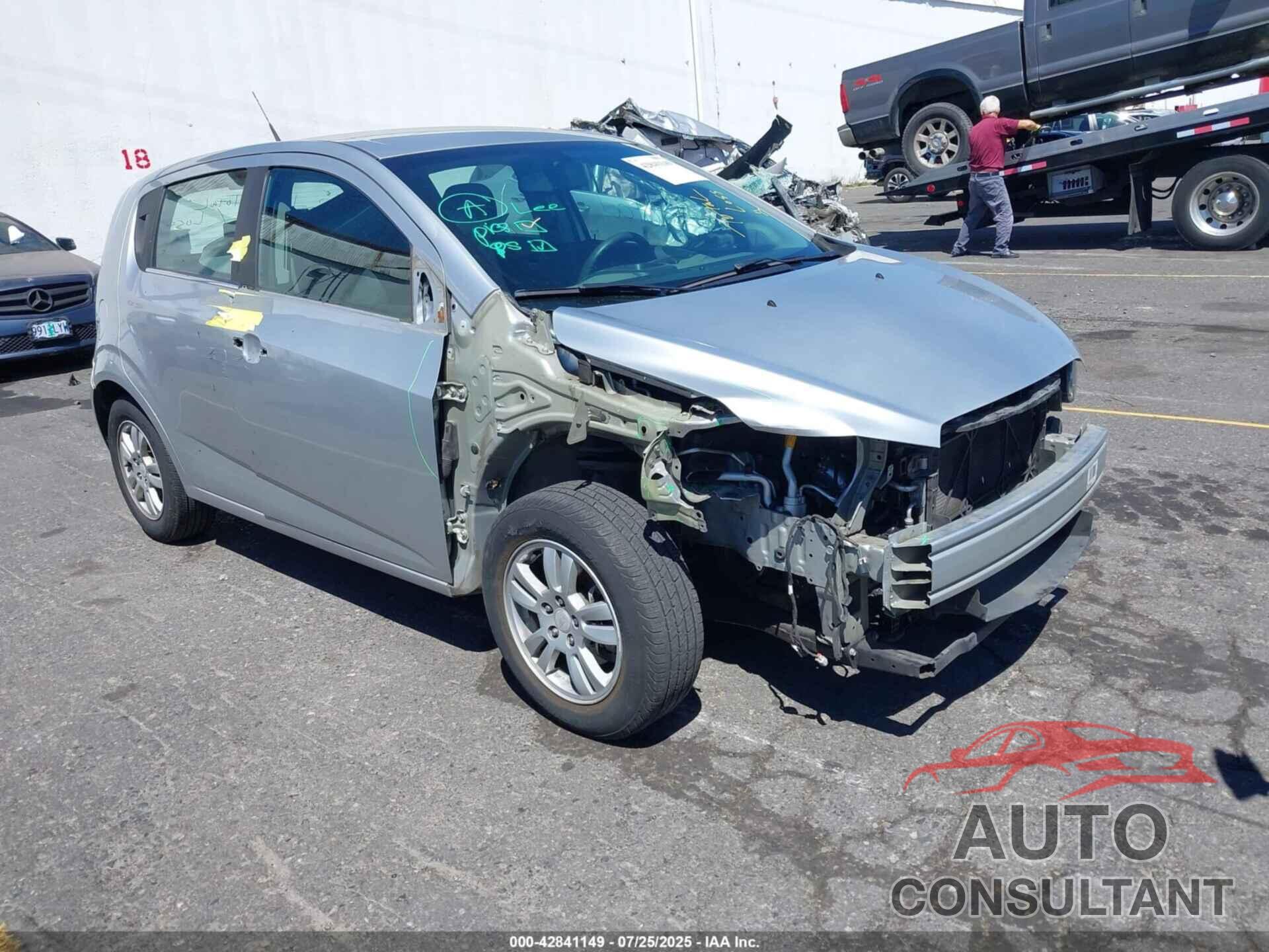 CHEVROLET SONIC 2014 - 1G1JC6SH5E4118040
