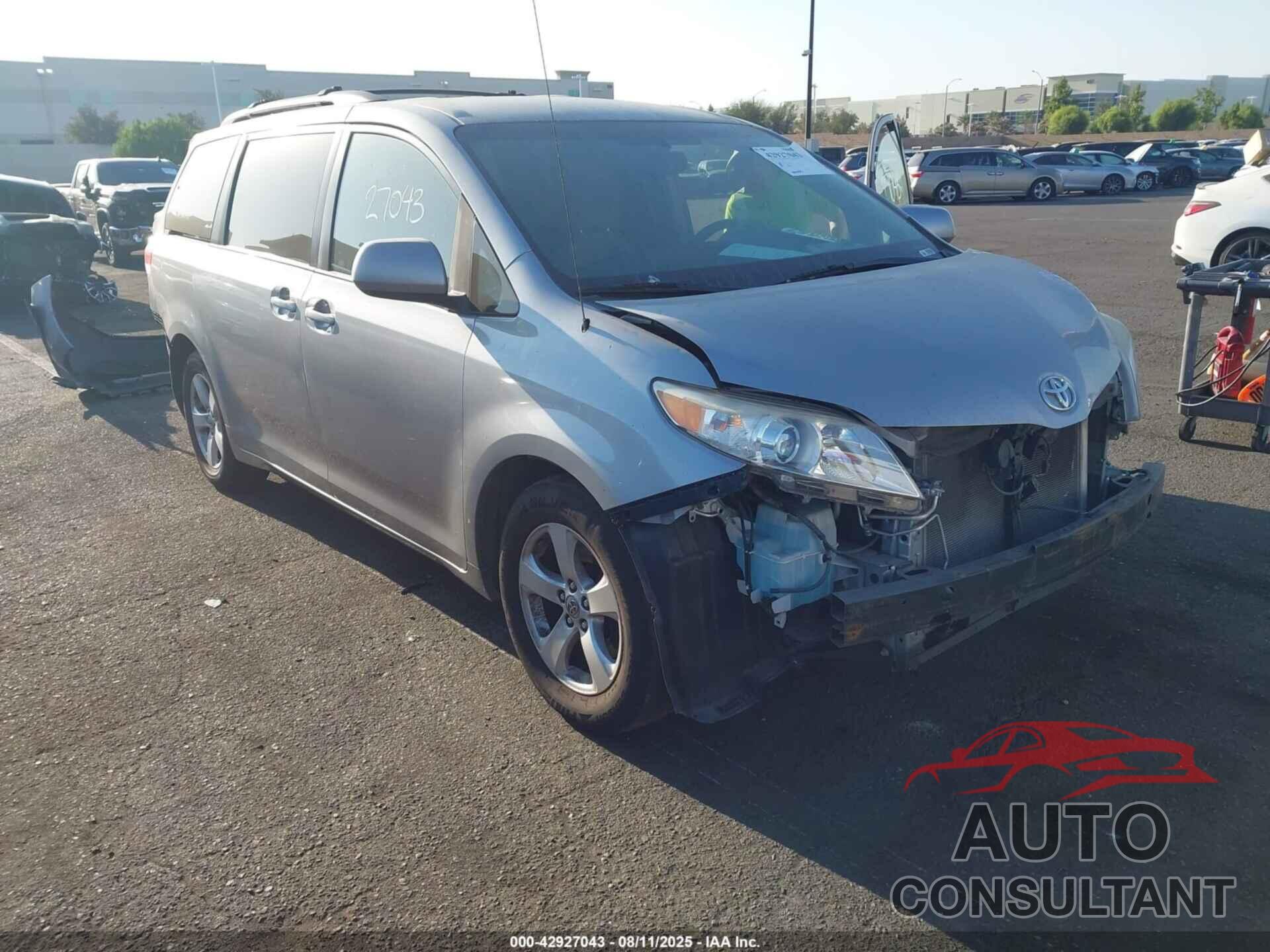 TOYOTA SIENNA 2011 - 5TDKK3DC4BS096109