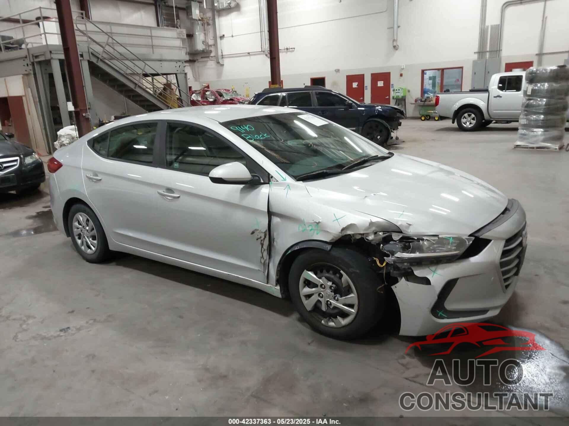 HYUNDAI ELANTRA 2018 - KMHD74LF2JU502065