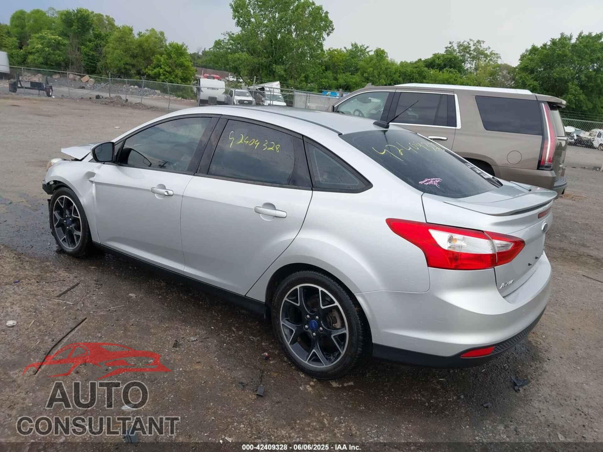 FORD FOCUS 2014 - 1FADP3F27EL167393