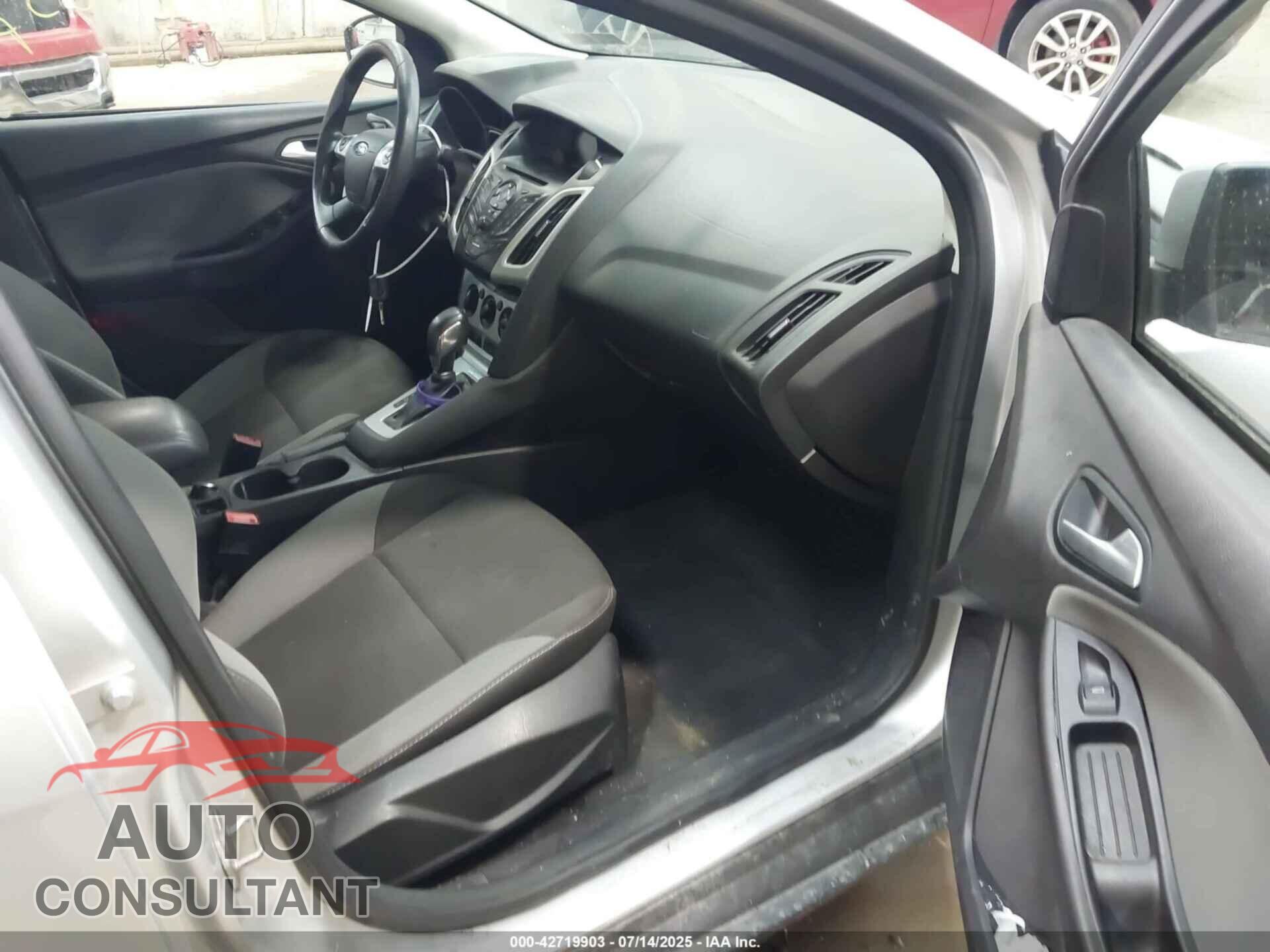 FORD FOCUS 2014 - 1FADP3F27EL366864