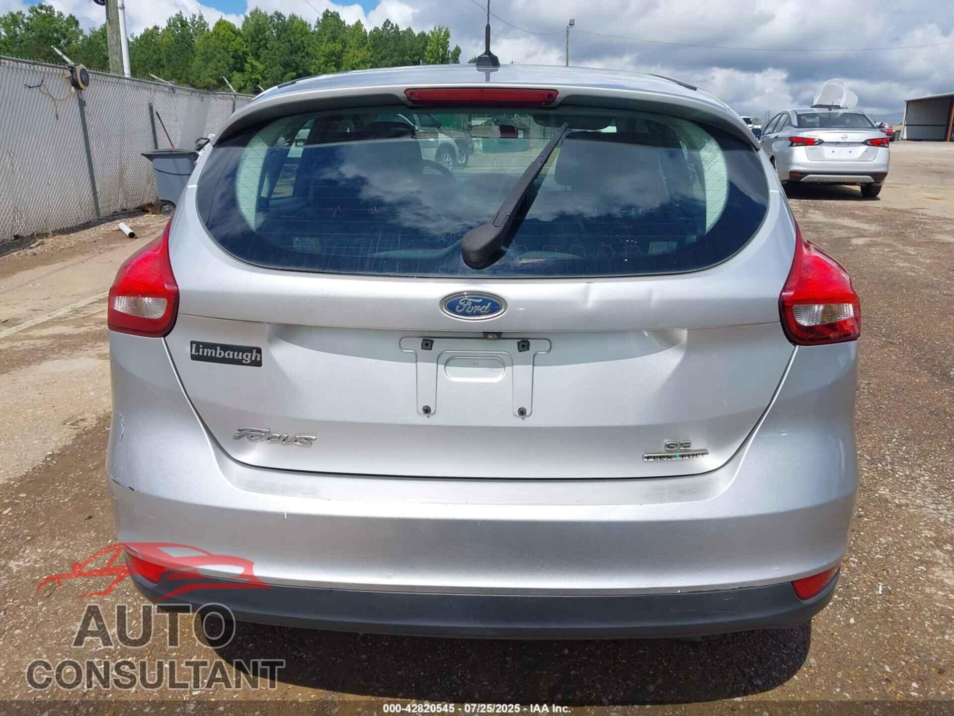 FORD FOCUS 2015 - 1FADP3K26FL282042