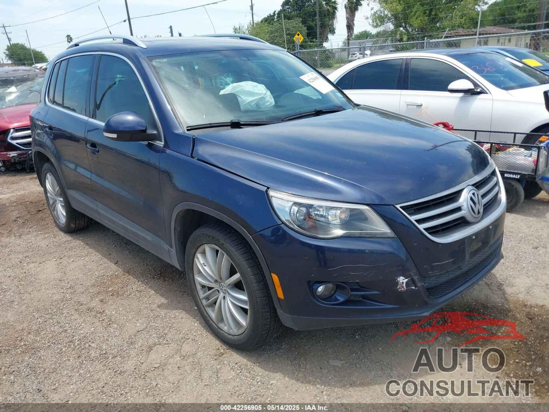 VOLKSWAGEN TIGUAN 2011 - WVGBV7AX4BW506165