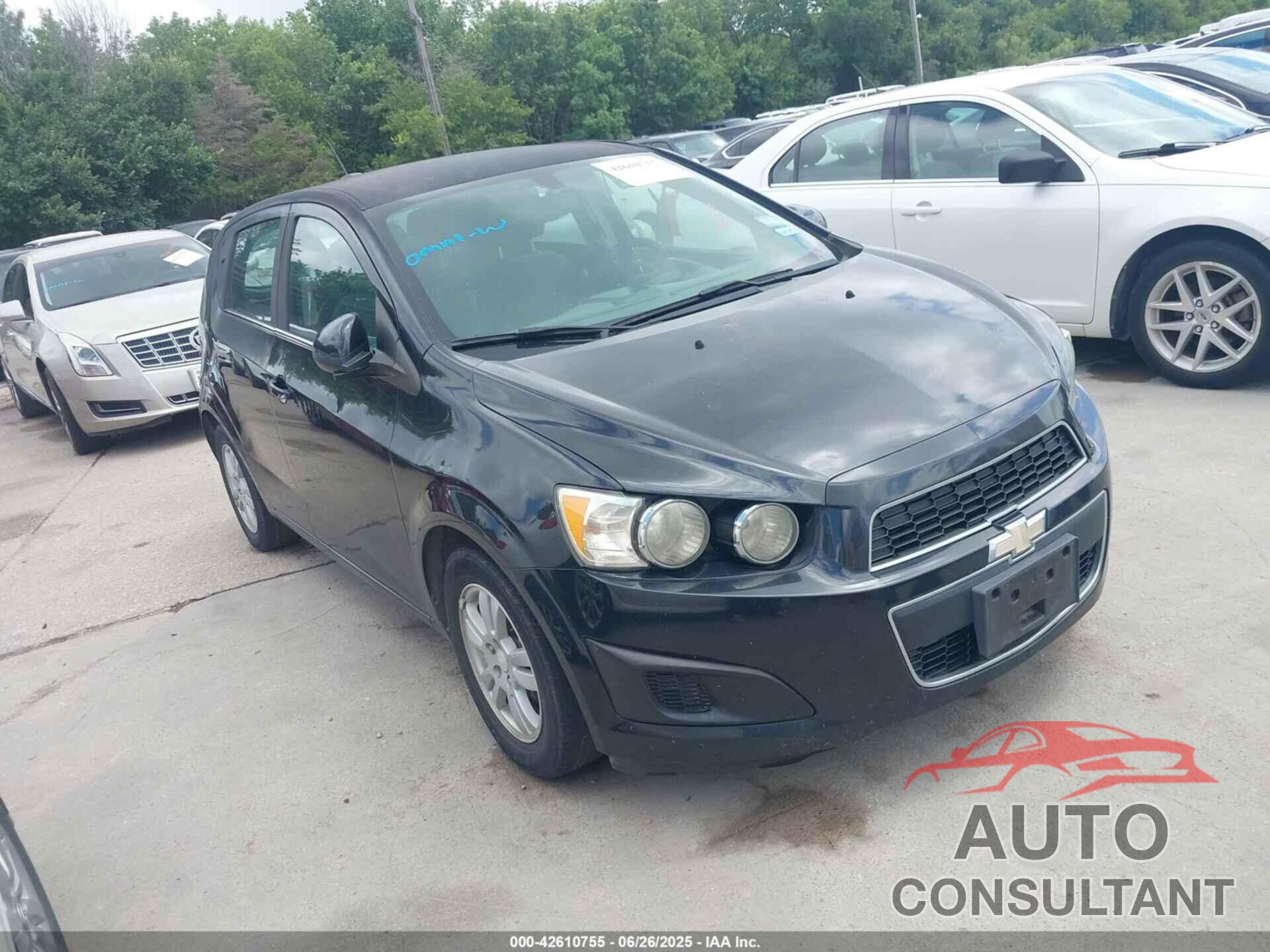 CHEVROLET SONIC 2015 - 1G1JC6SH2F4123794