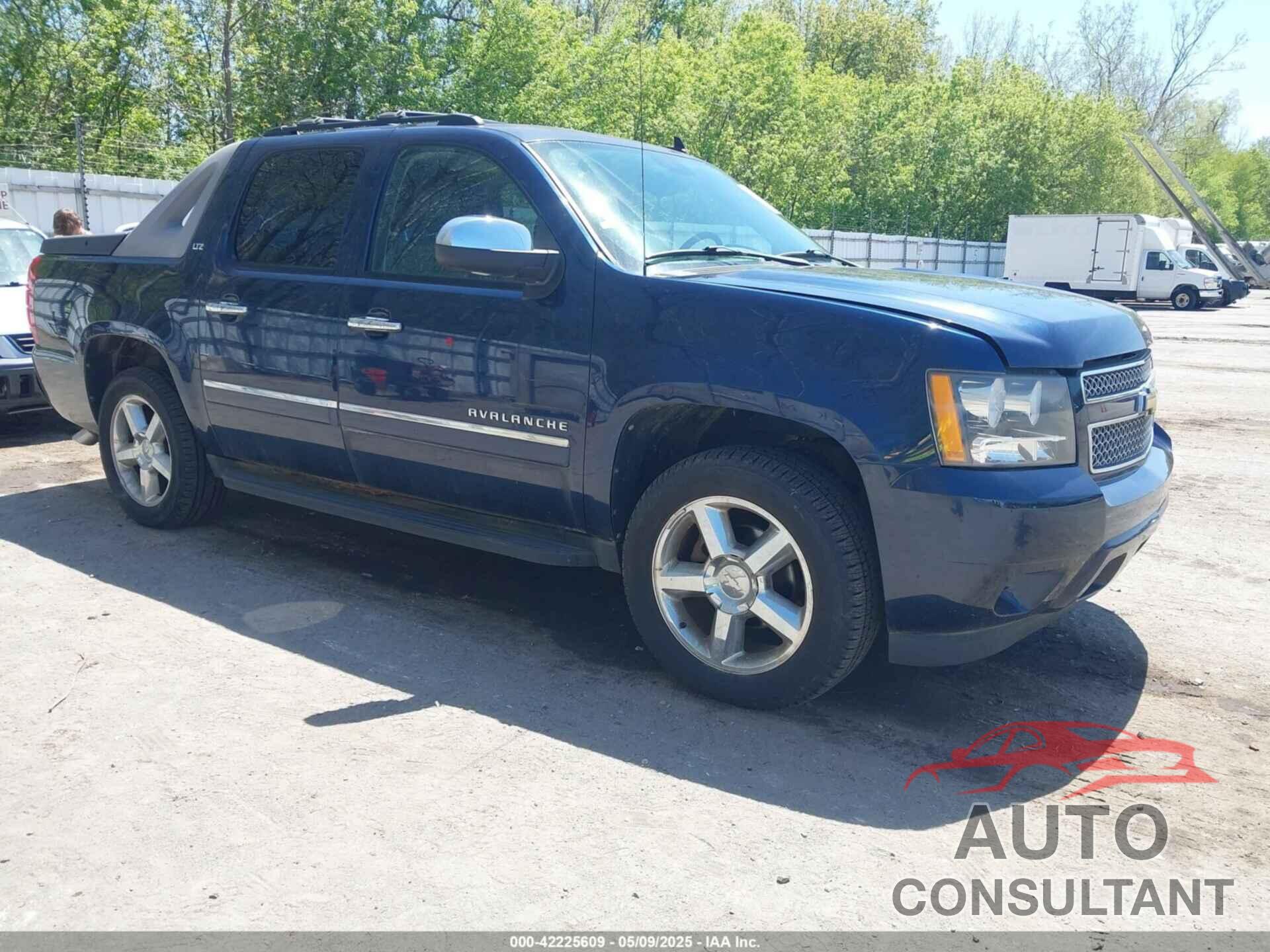 CHEVROLET AVALANCHE 1500 2011 - 3GNTKGE38BG194446