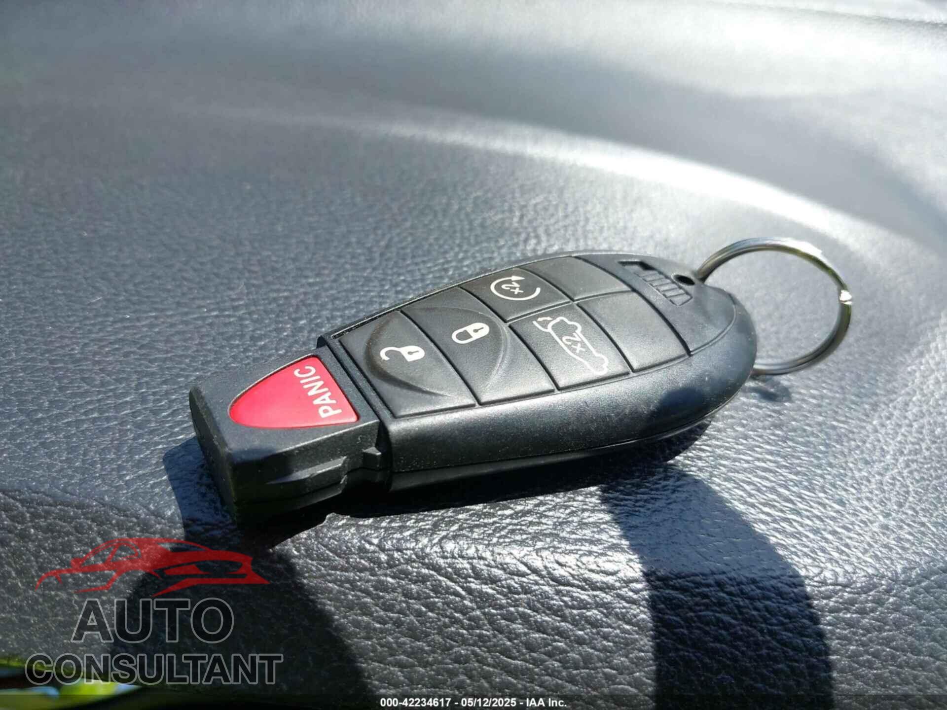 DODGE DURANGO 2013 - 1C4RDJEG6DC688209