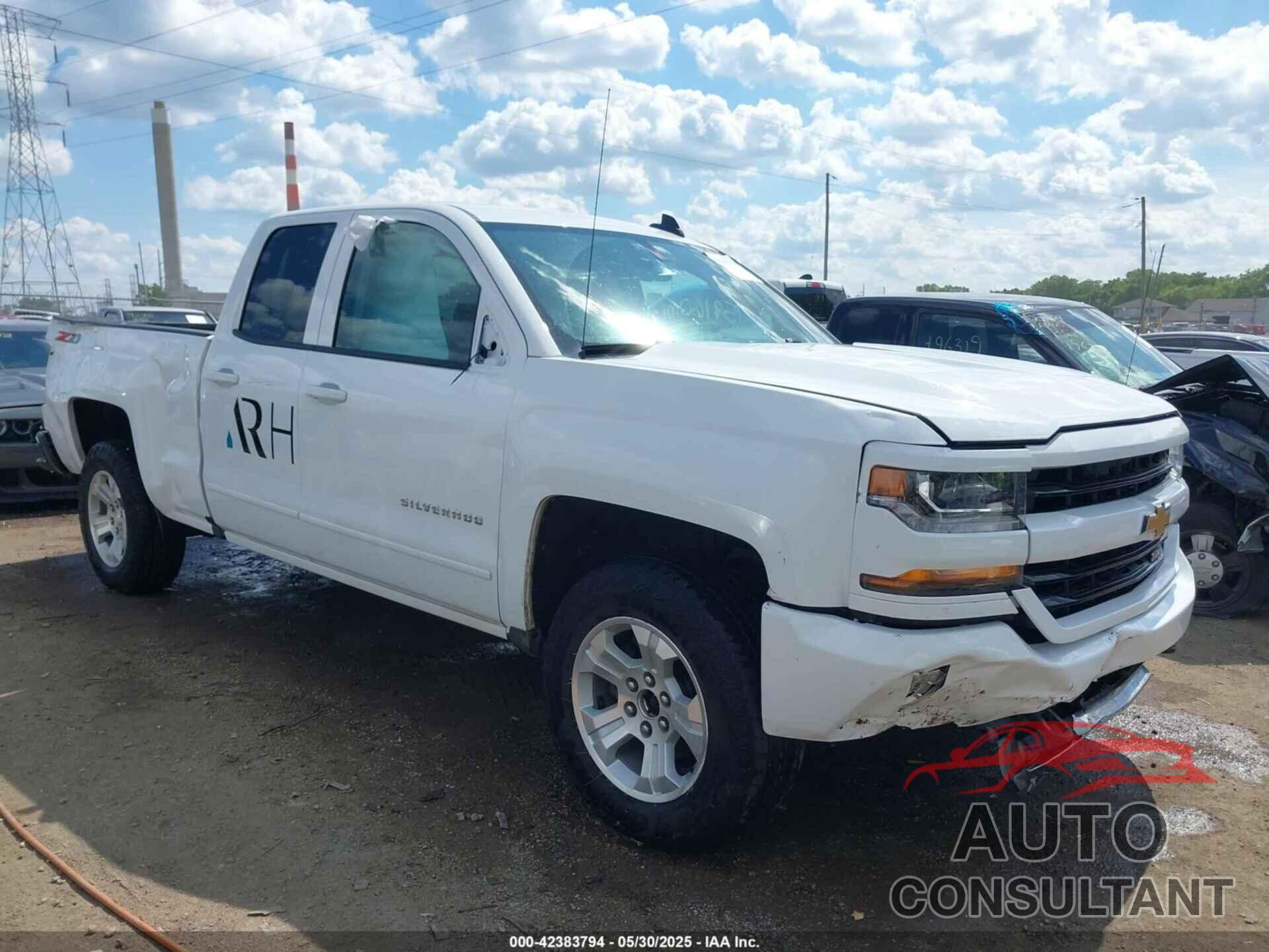 CHEVROLET SILVERADO 1500 2018 - 1GCVKREC8JZ382637