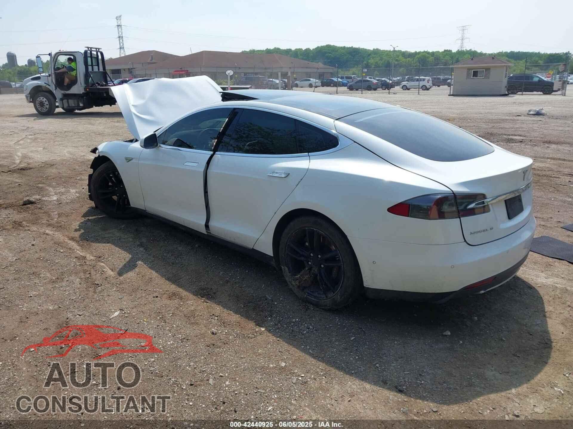 TESLA MODEL S 2015 - 5YJSA1E2XFF117164