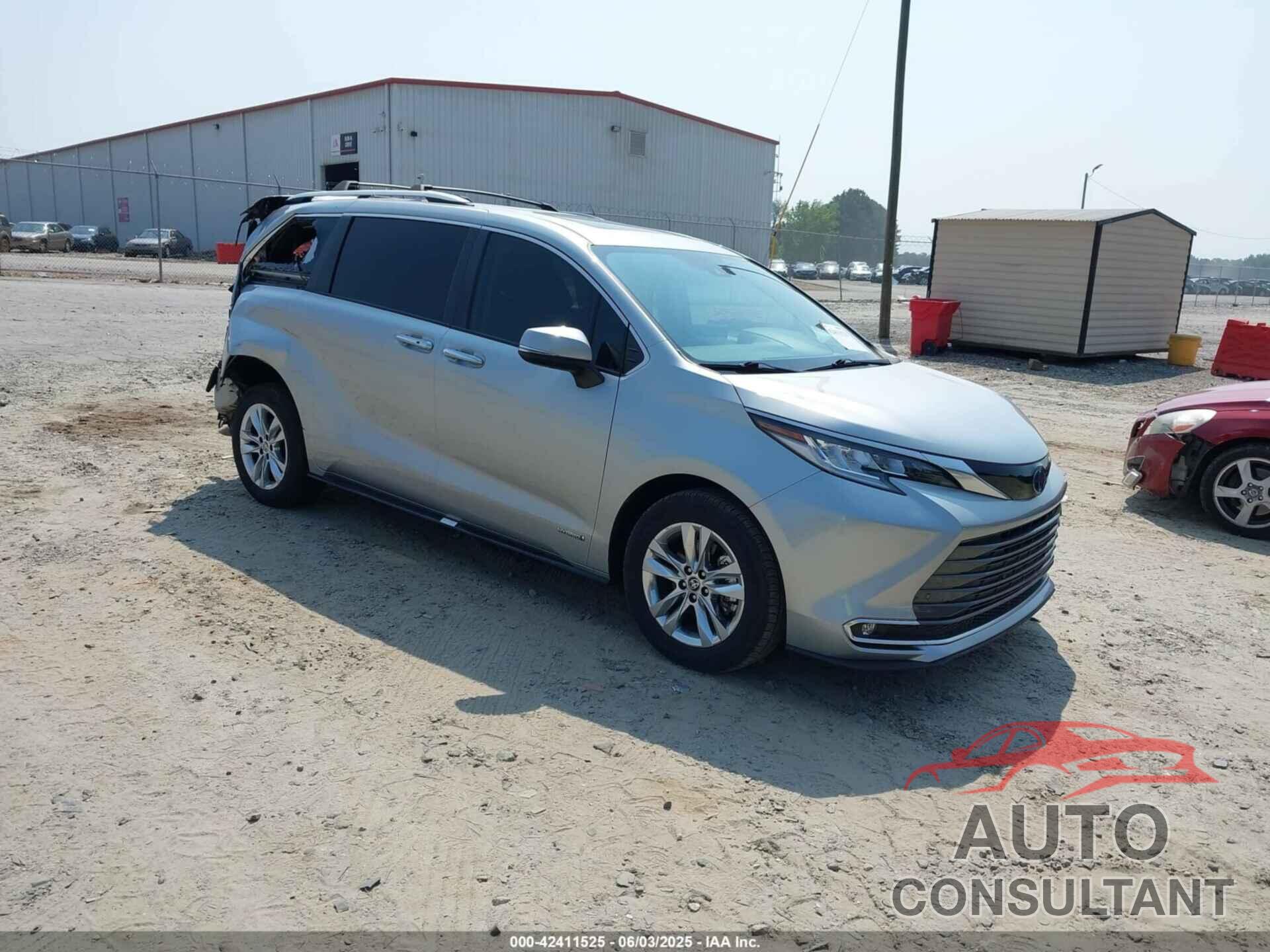 TOYOTA SIENNA 2021 - 5TDZRKEC3MS040149