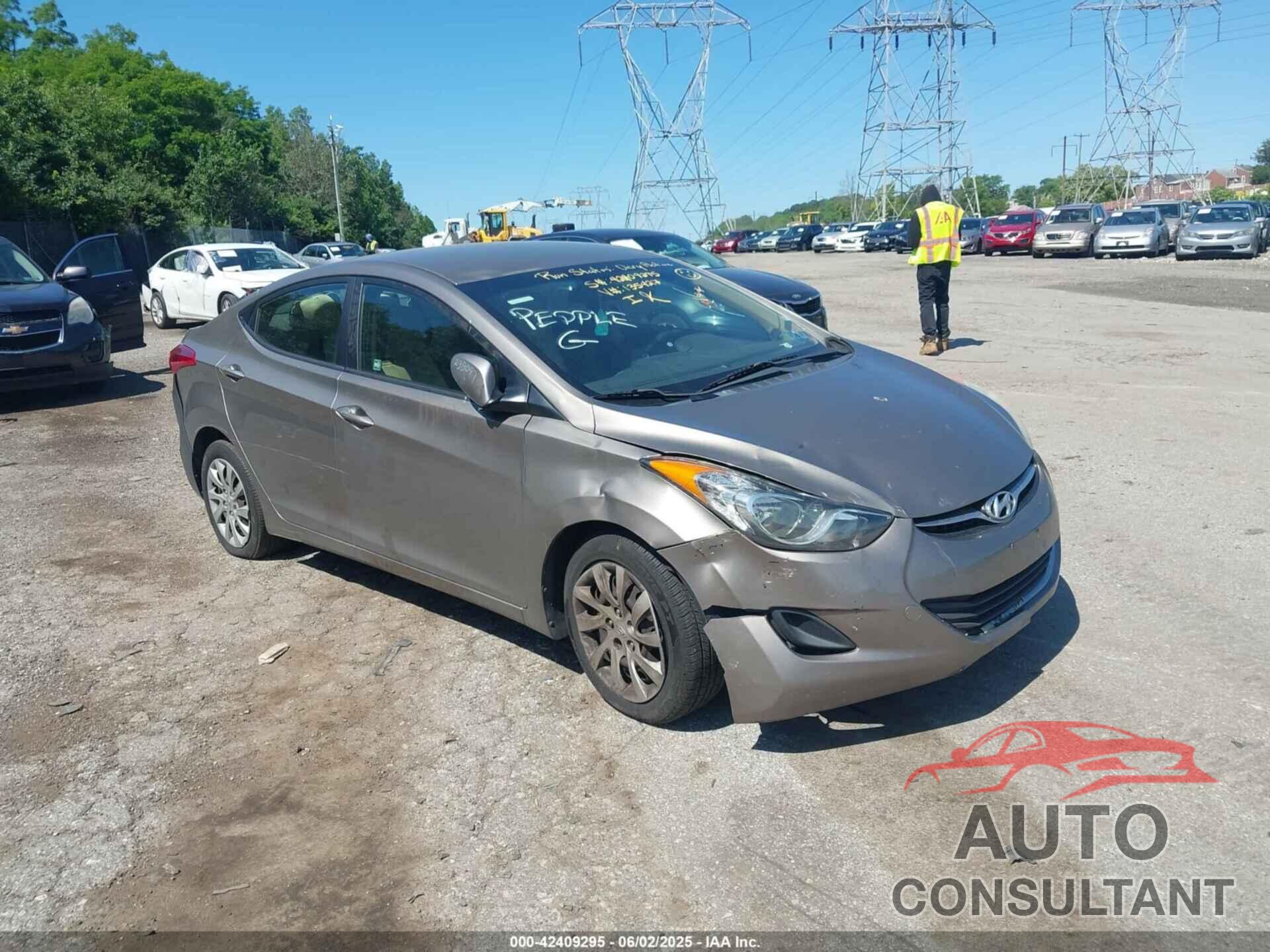 HYUNDAI ELANTRA 2012 - 5NPDH4AE3CH135427