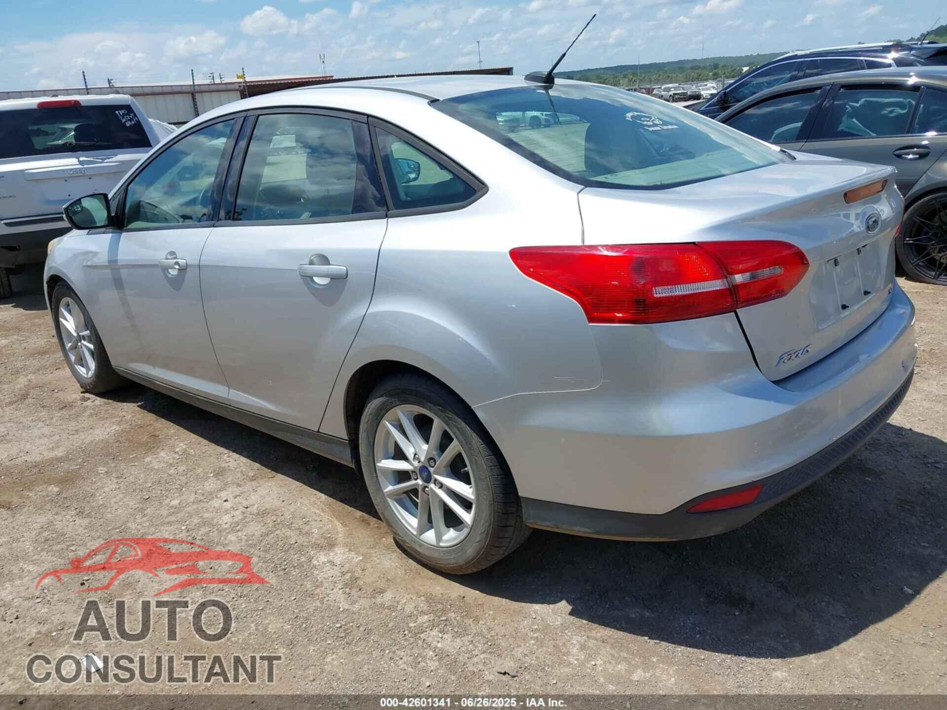 FORD FOCUS 2017 - 1FADP3F23HL247505