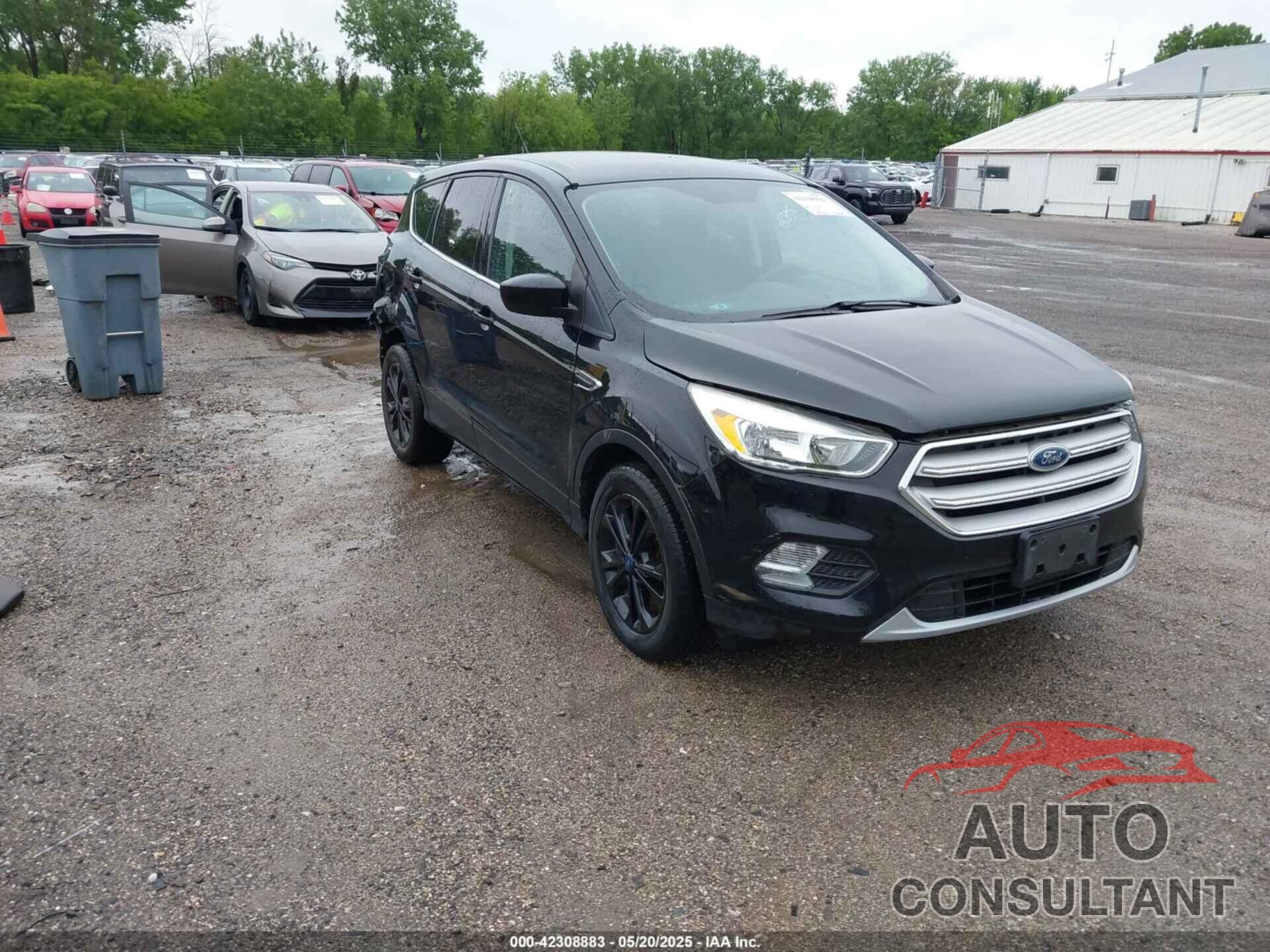 FORD ESCAPE 2017 - 1FMCU9GD9HUC45832