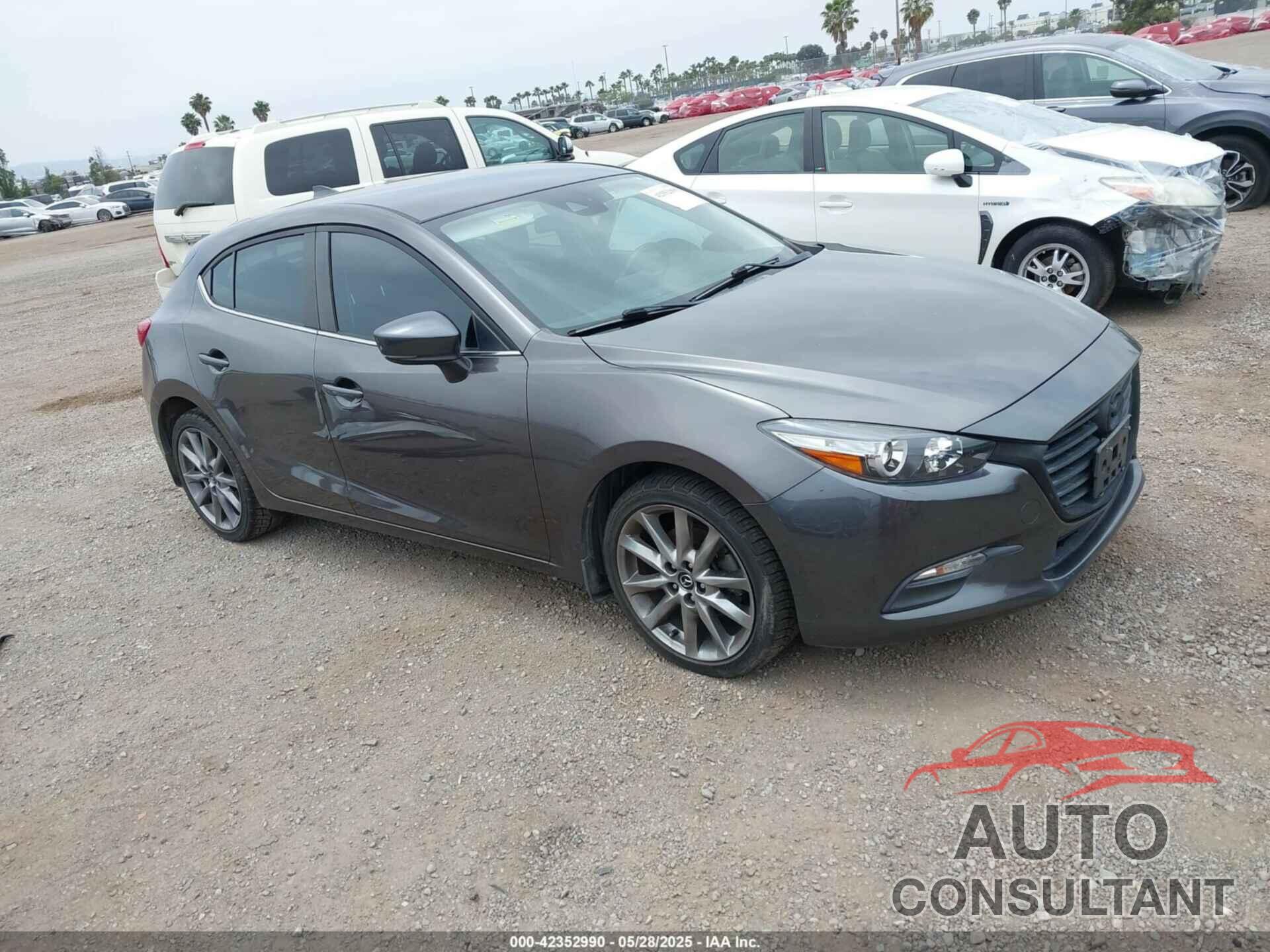 MAZDA MAZDA3 2018 - 3MZBN1L36JM227999