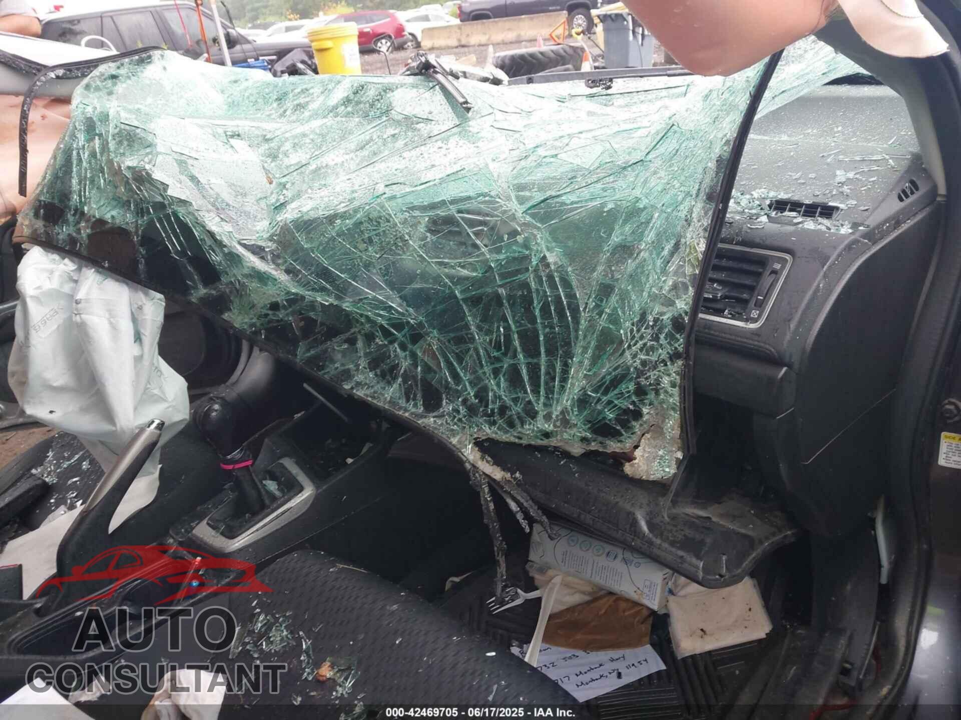 HONDA CIVIC 2015 - 19XFB2E58FE040430