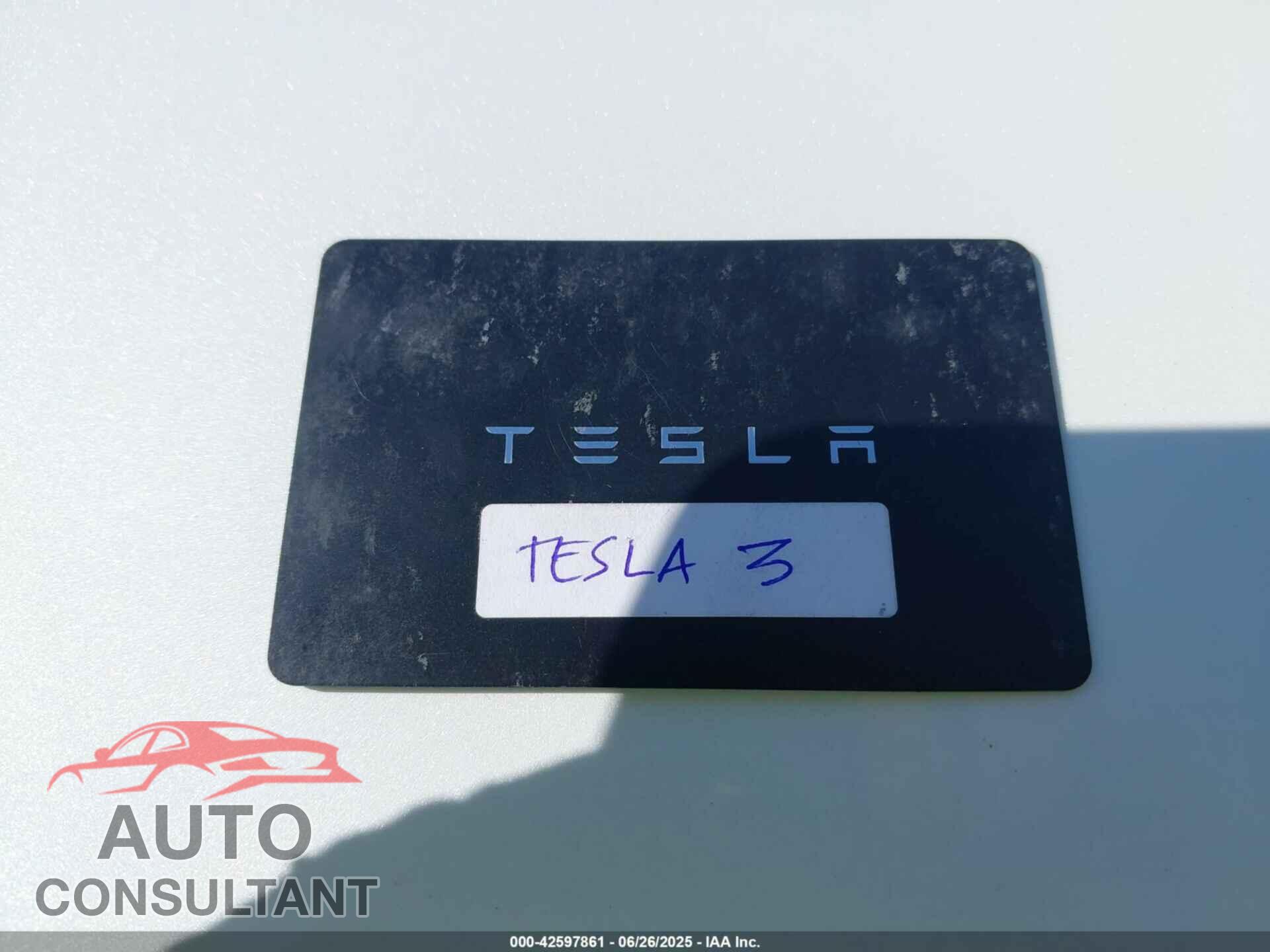 TESLA MODEL 3 2024 - 5YJ3E1EA3RF871902
